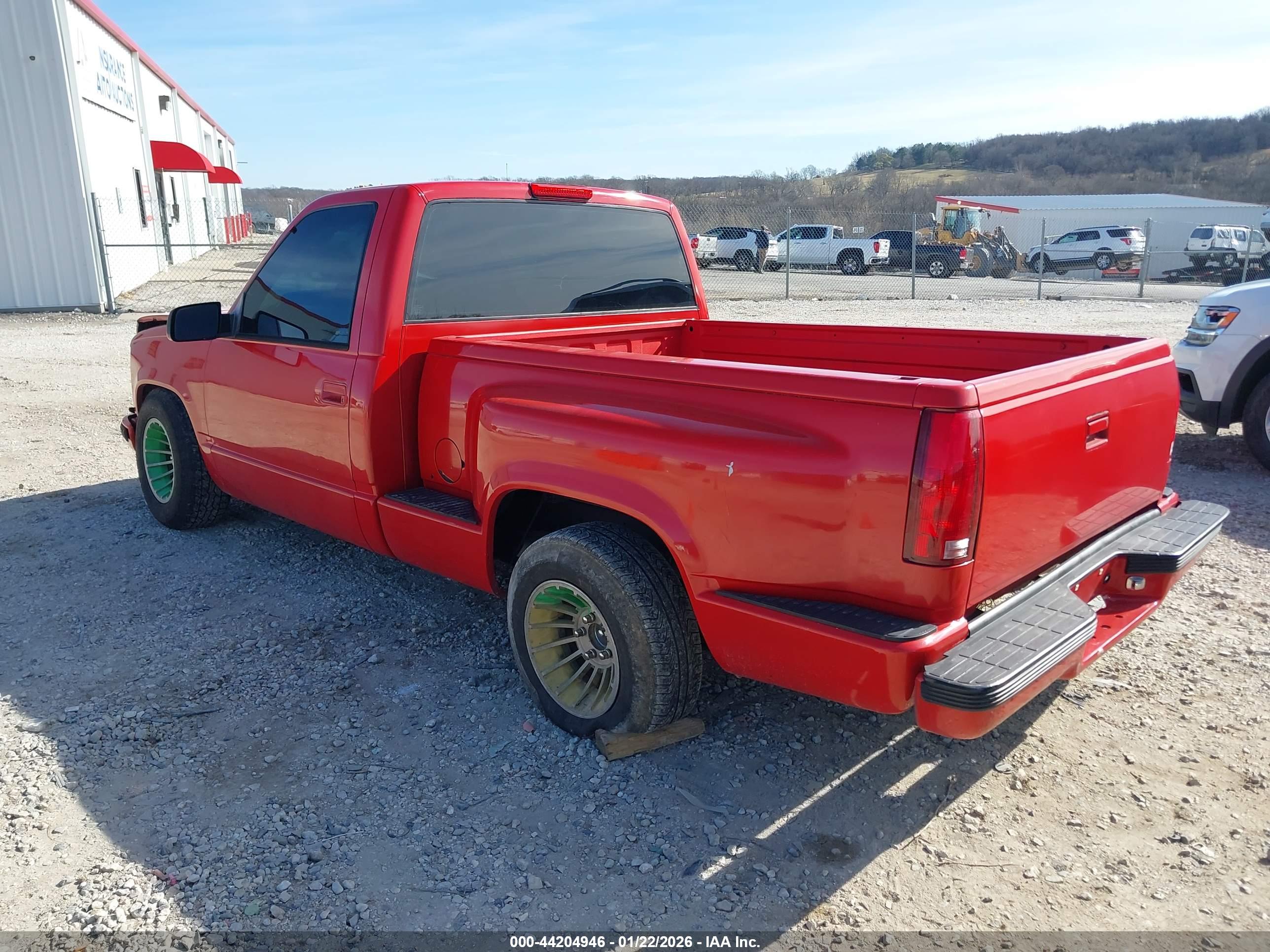 CHEVROLET GMT-400 image 3