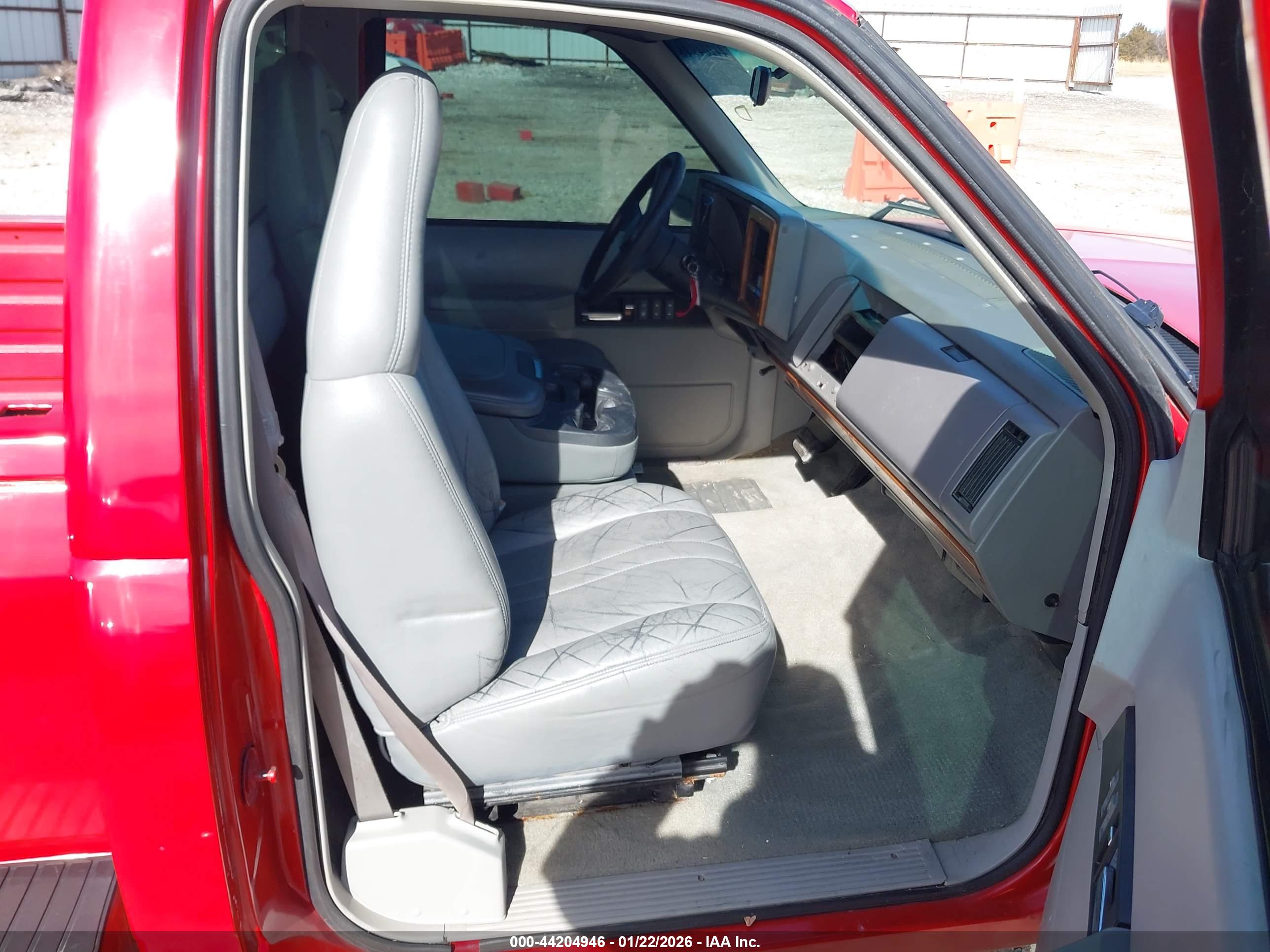 CHEVROLET GMT-400 image 5