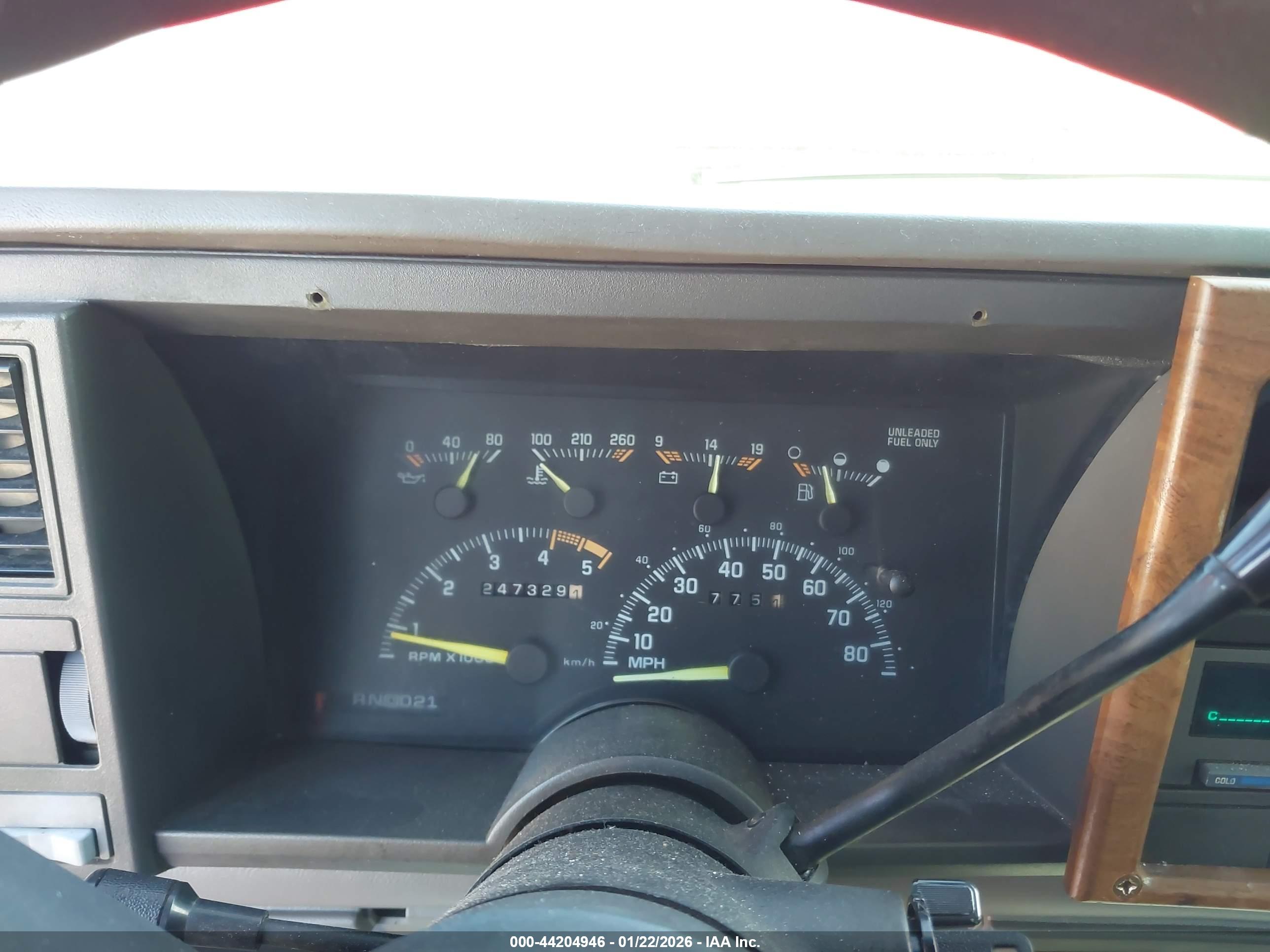 CHEVROLET GMT-400 image 7