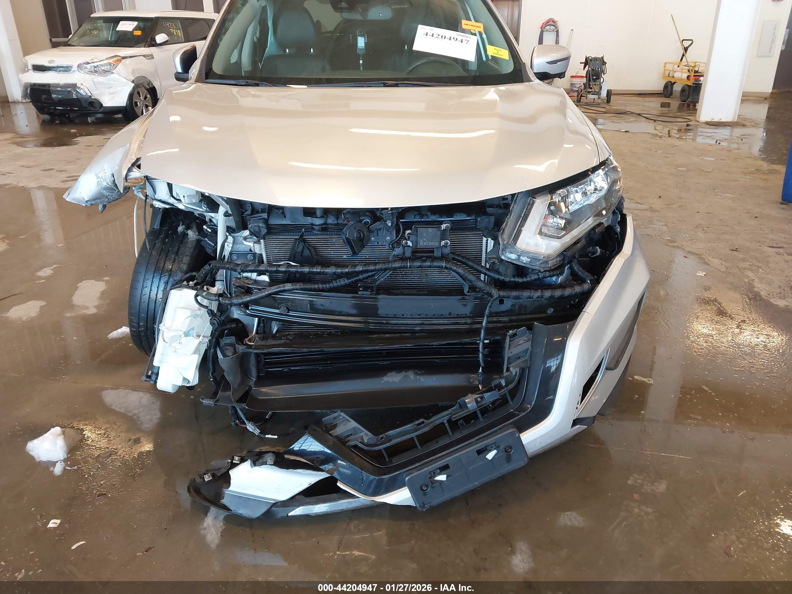 NISSAN ROGUE image 6