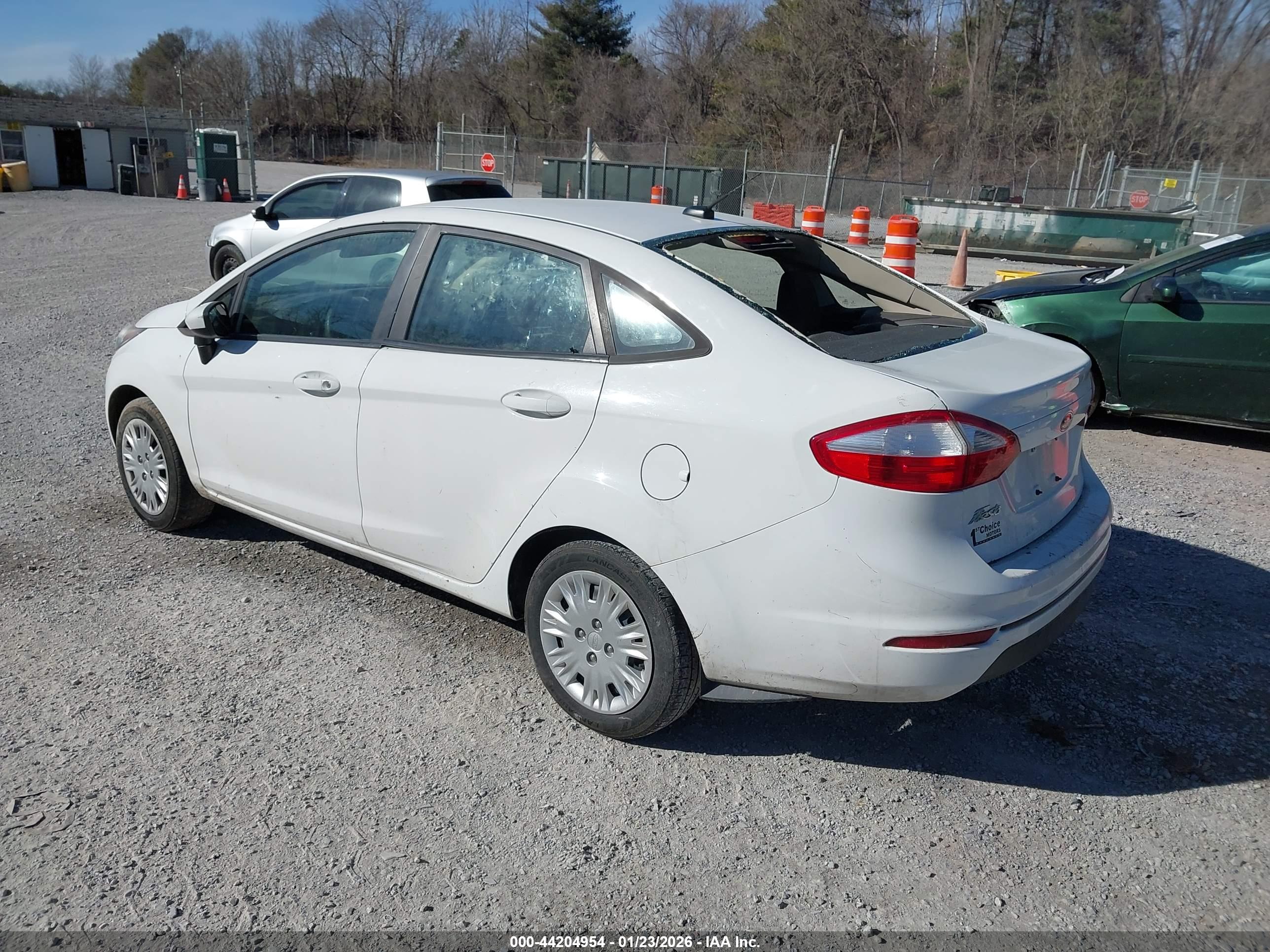FORD FIESTA image 3