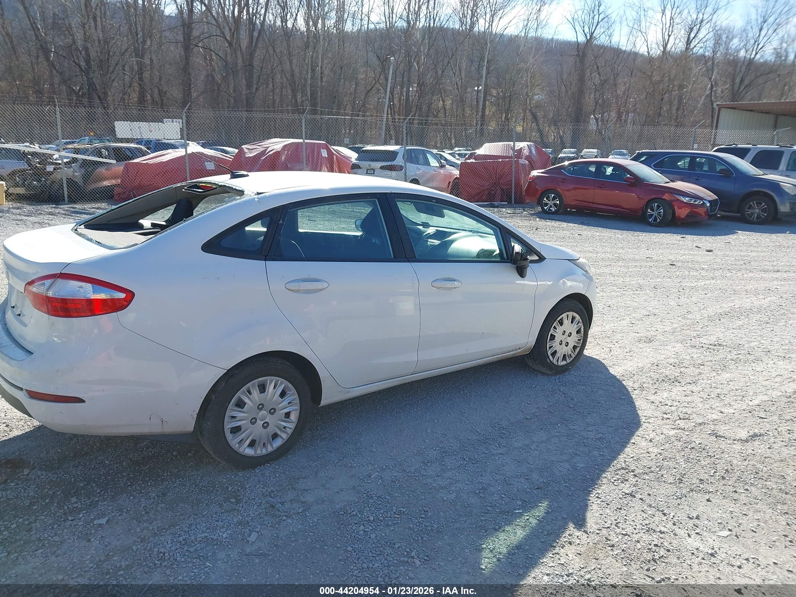 FORD FIESTA image 4