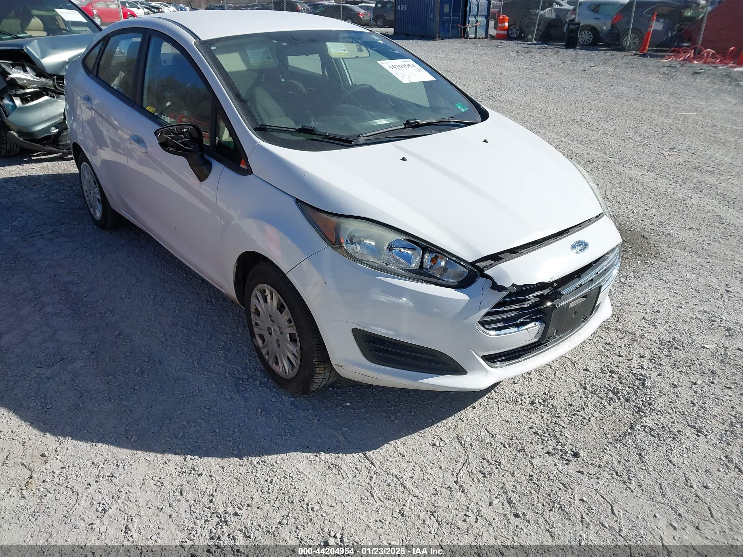 FORD FIESTA image 6