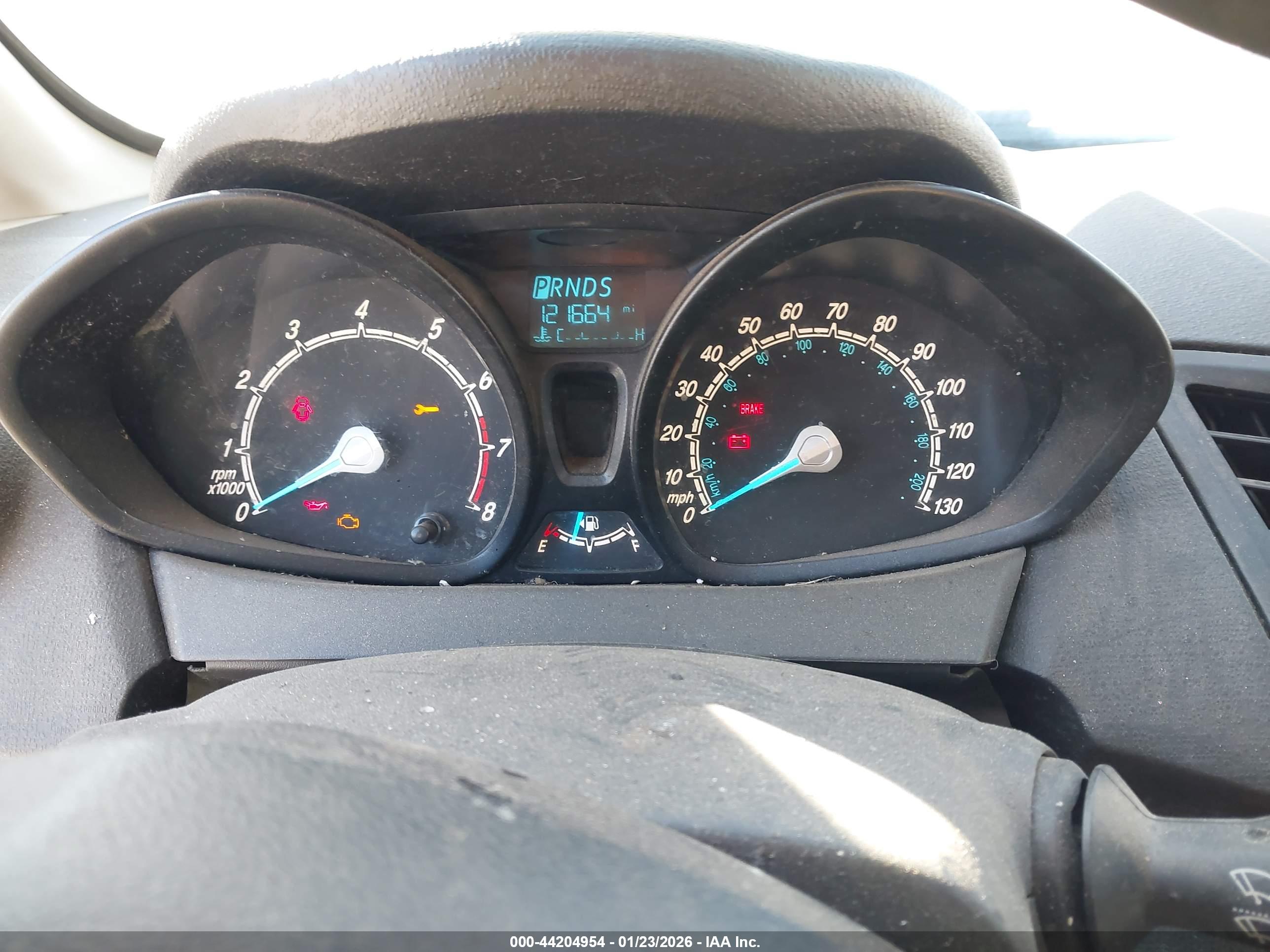 FORD FIESTA image 7