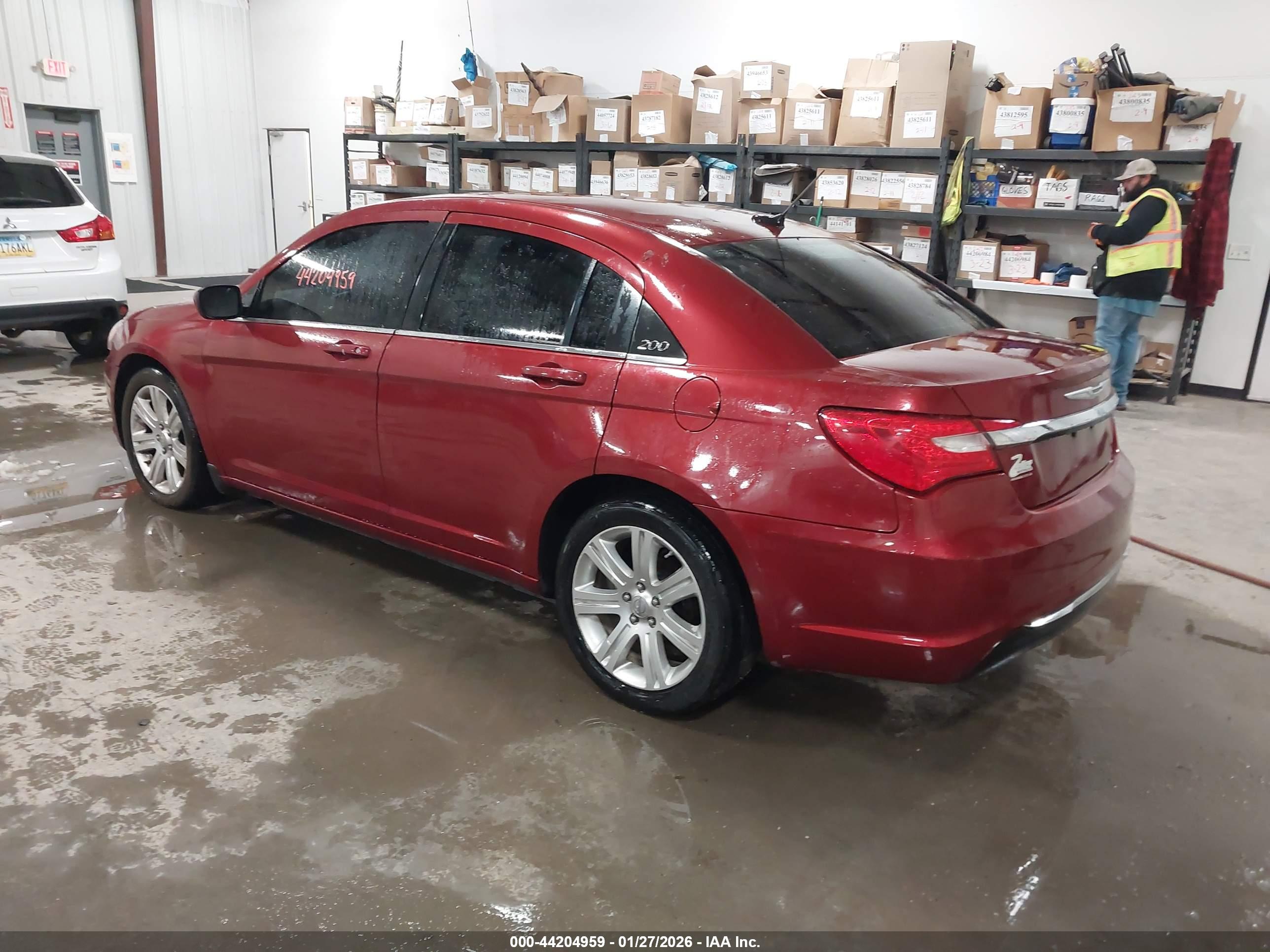 CHRYSLER 200 image 3
