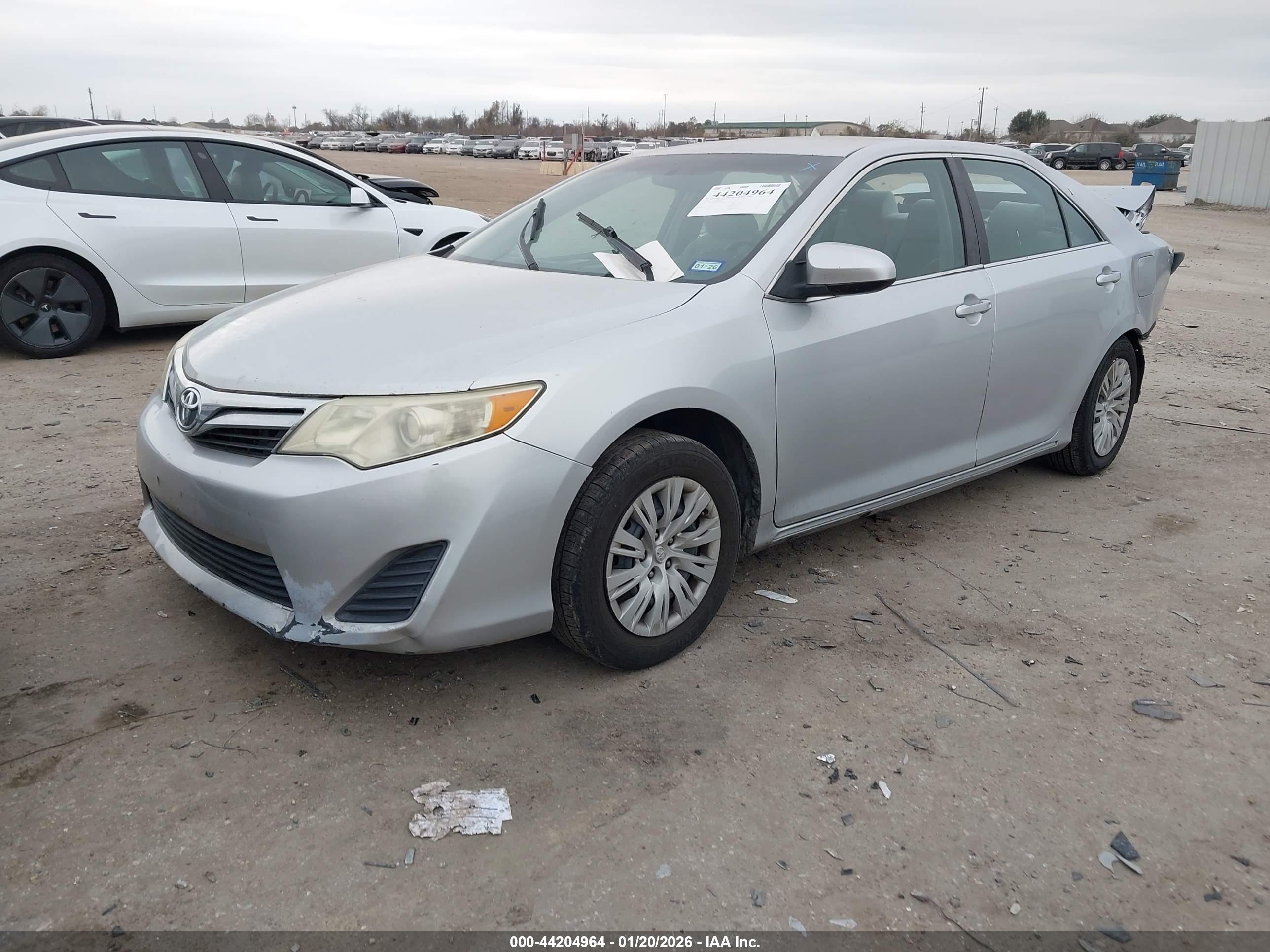 TOYOTA CAMRY image 2