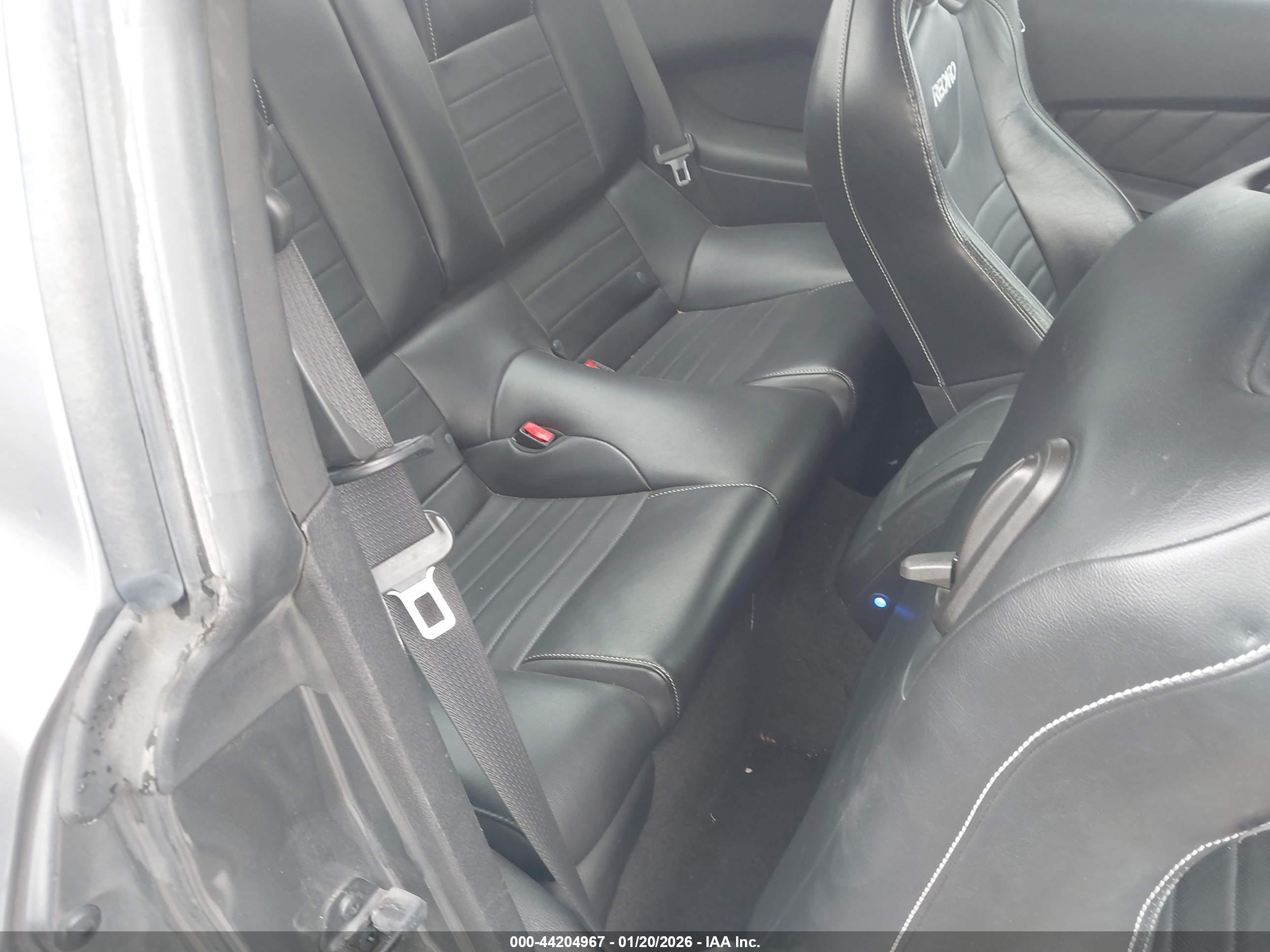FORD MUSTANG image 8