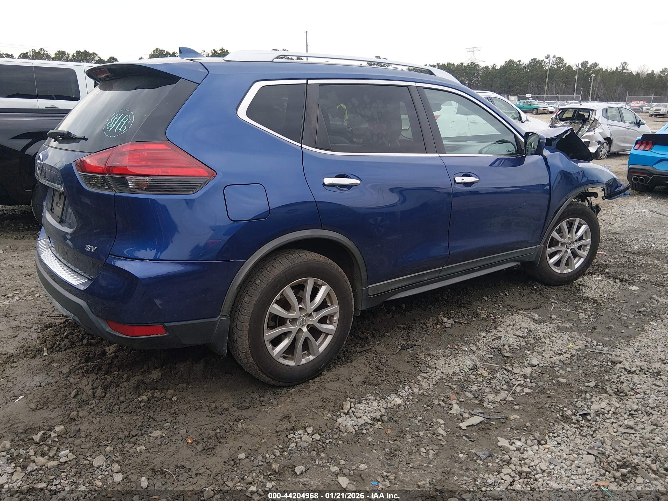 NISSAN ROGUE image 4