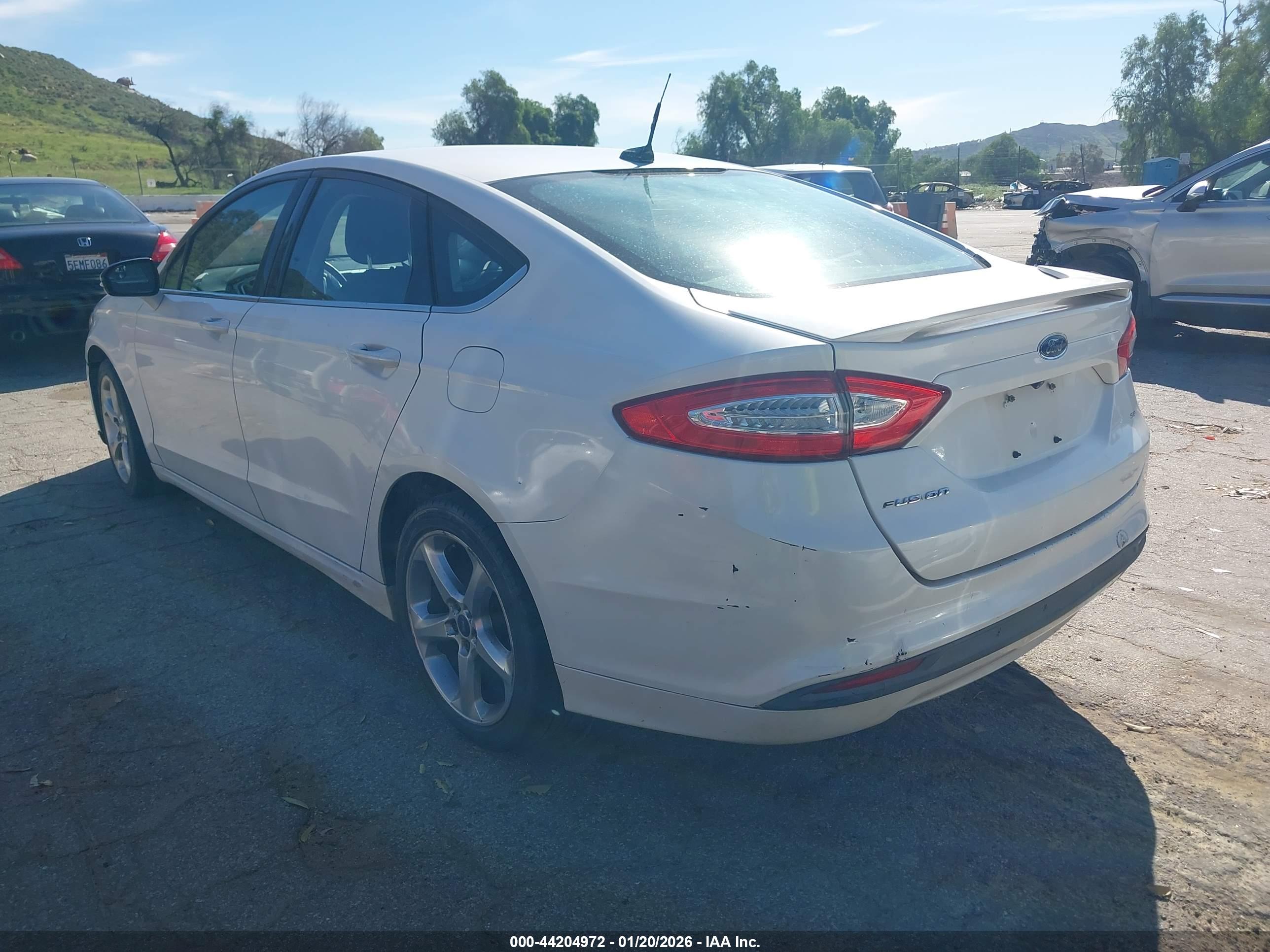 FORD FUSION image 3