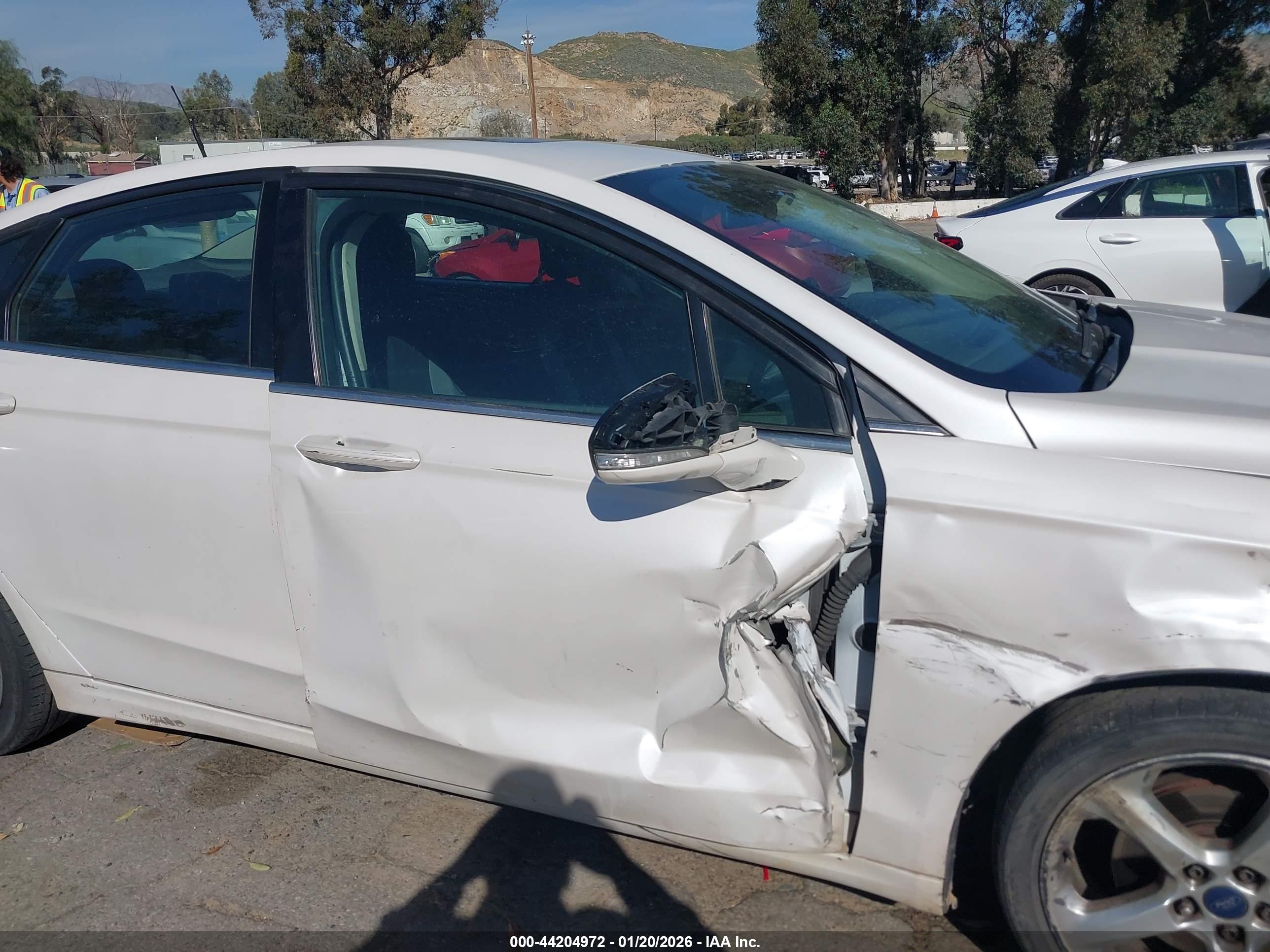 FORD FUSION image 6