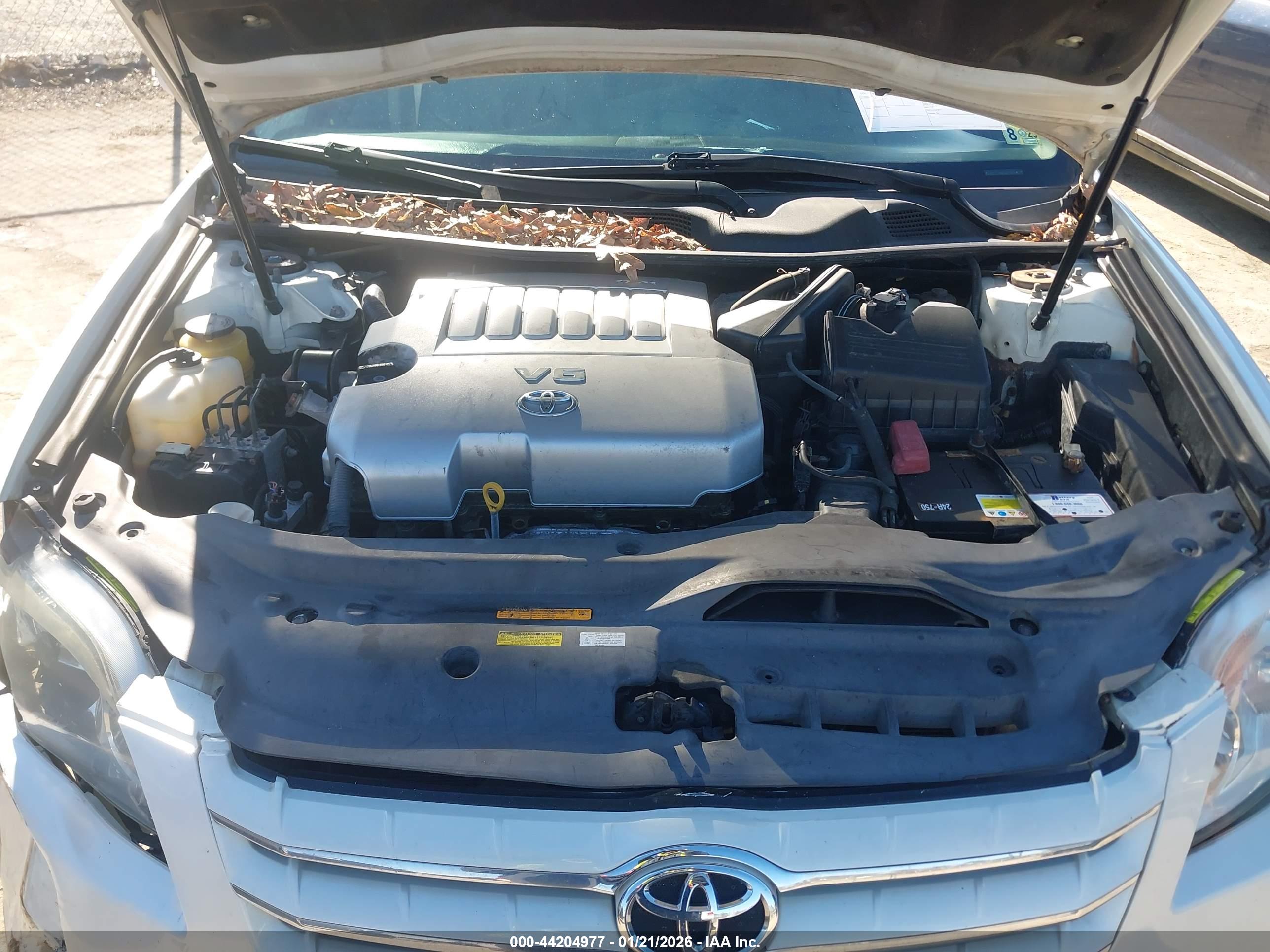 TOYOTA AVALON image 10