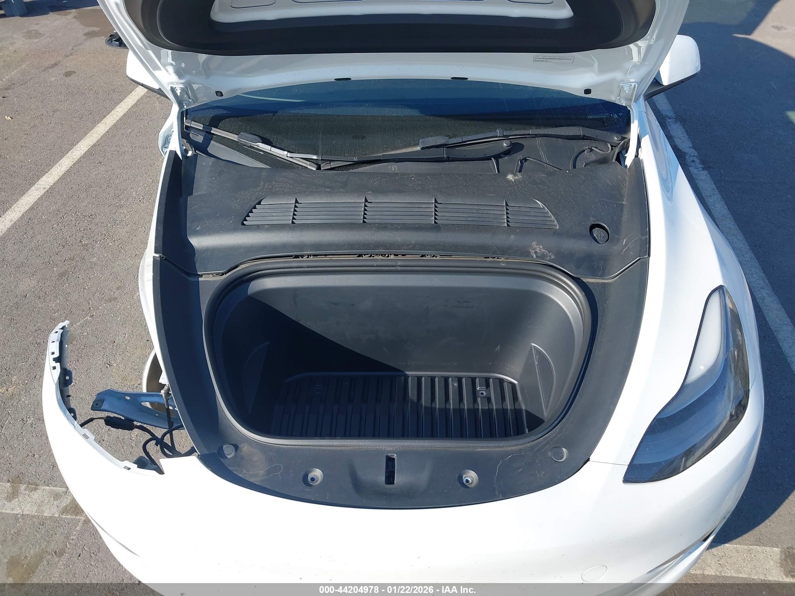 TESLA MODEL image 10