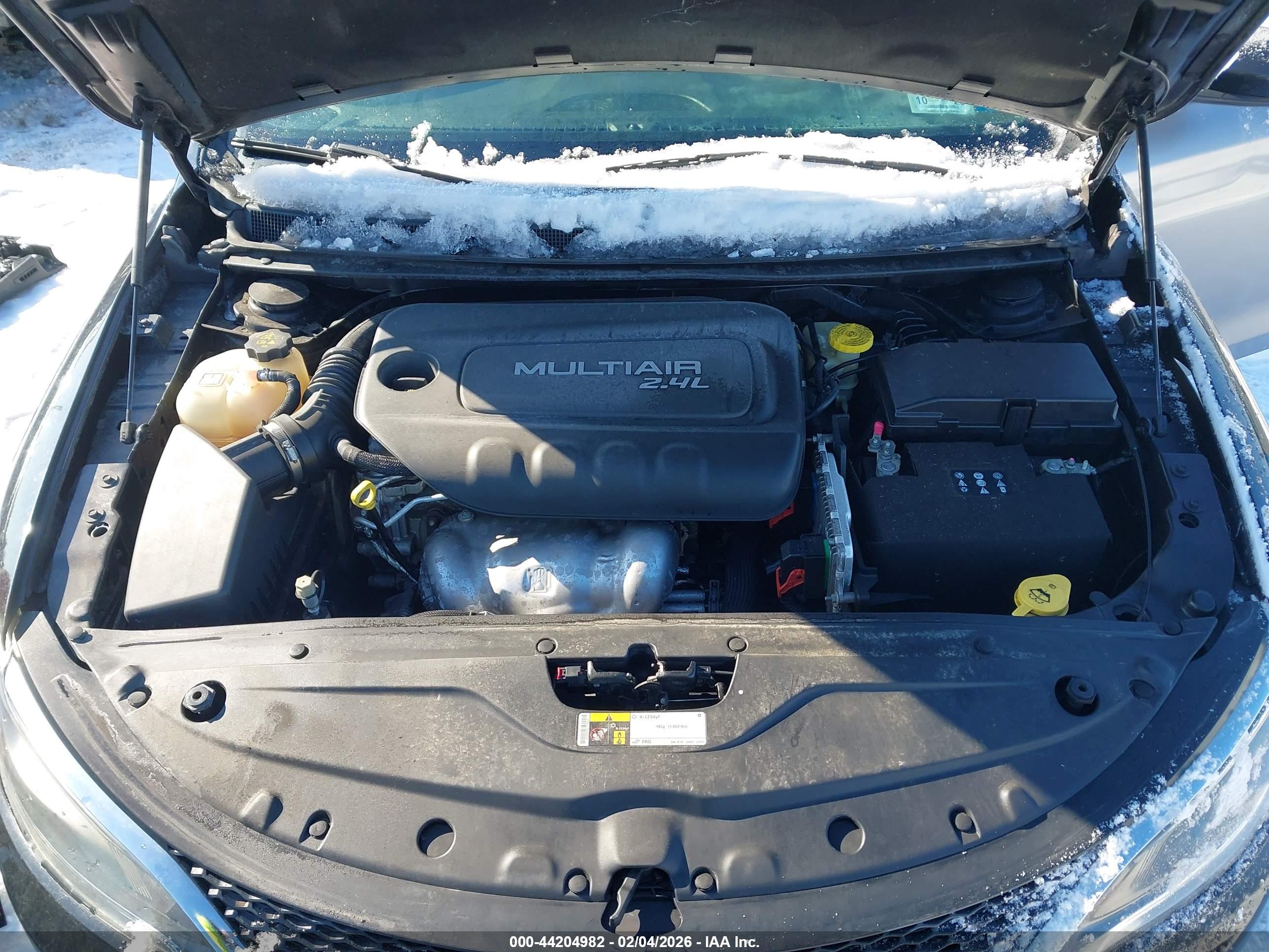 CHRYSLER 200 image 10