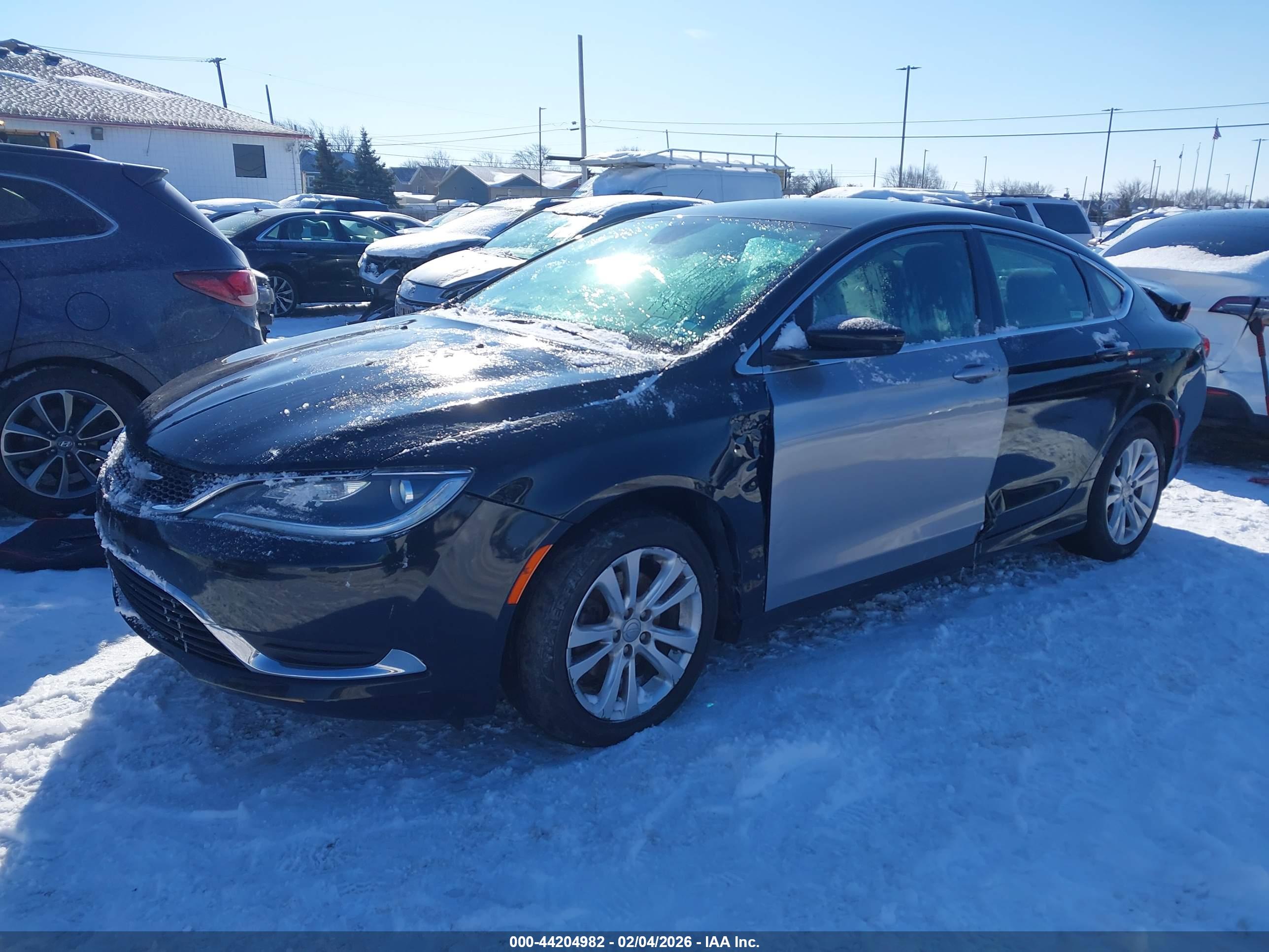 CHRYSLER 200 image 2