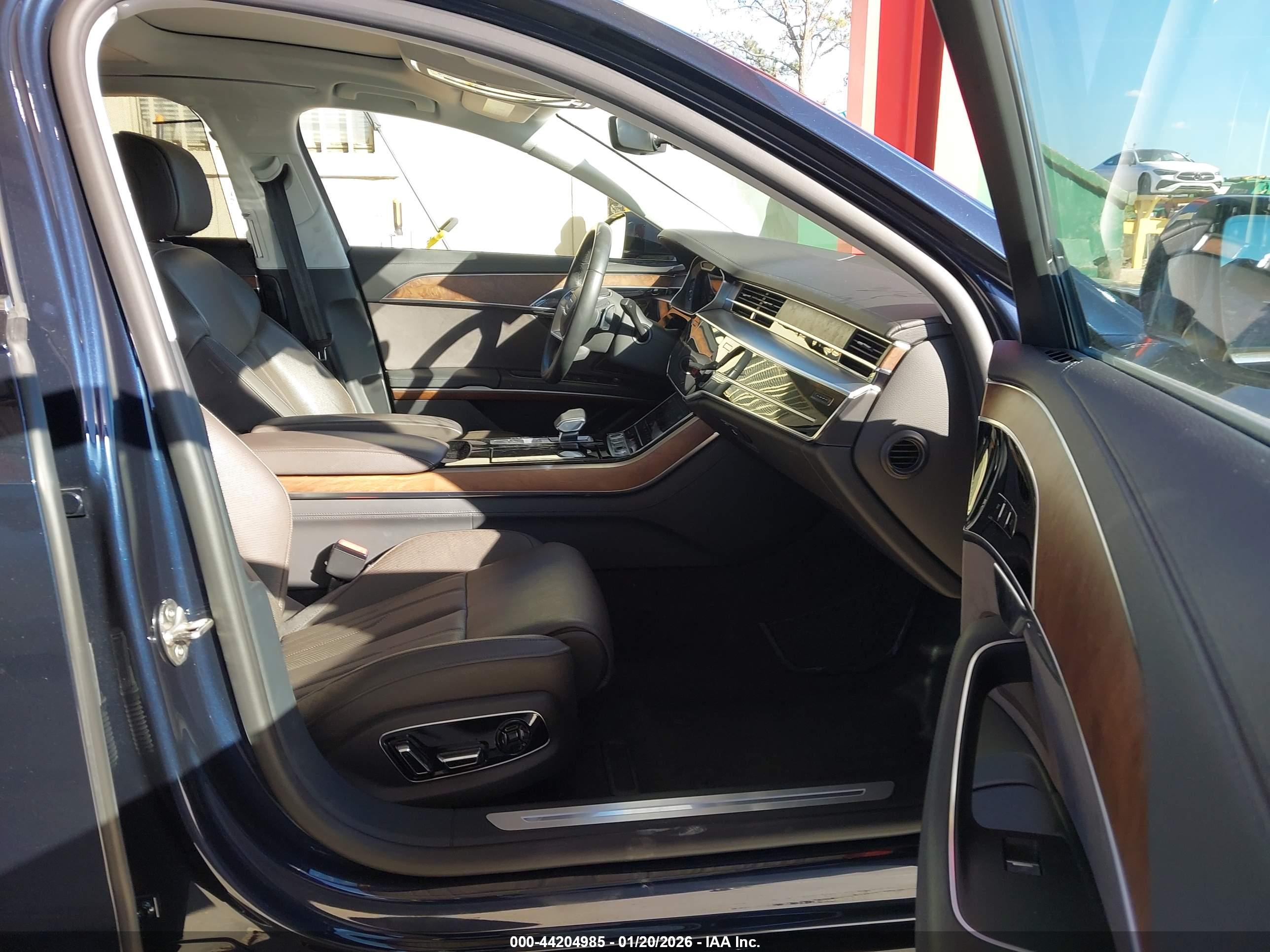 AUDI A8 image 5