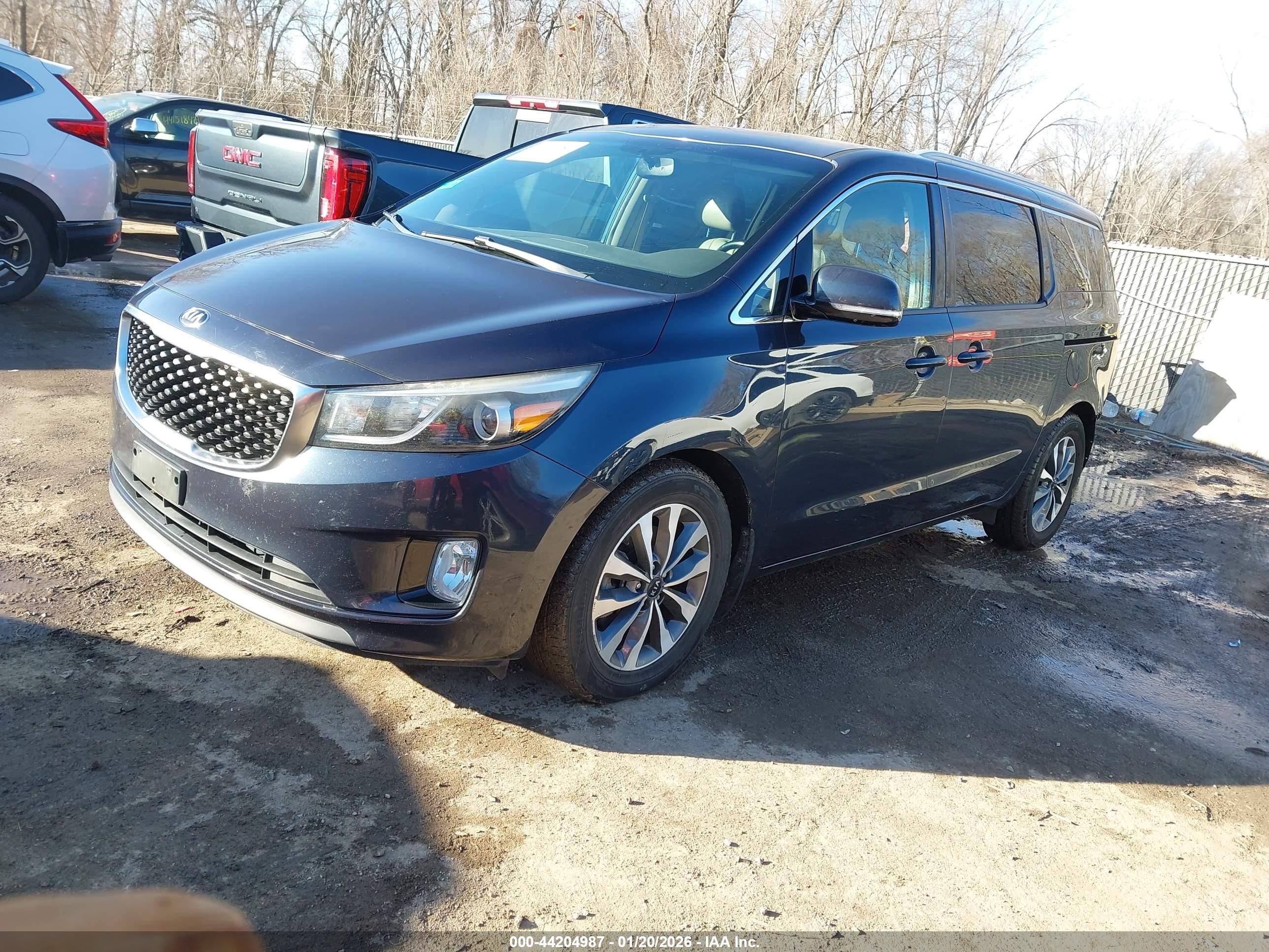 KIA SEDONA image 2