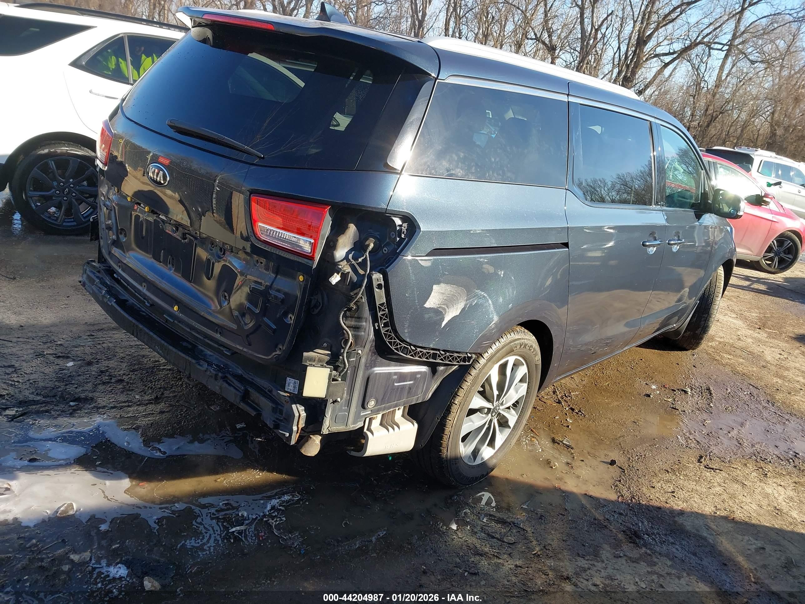 KIA SEDONA image 4