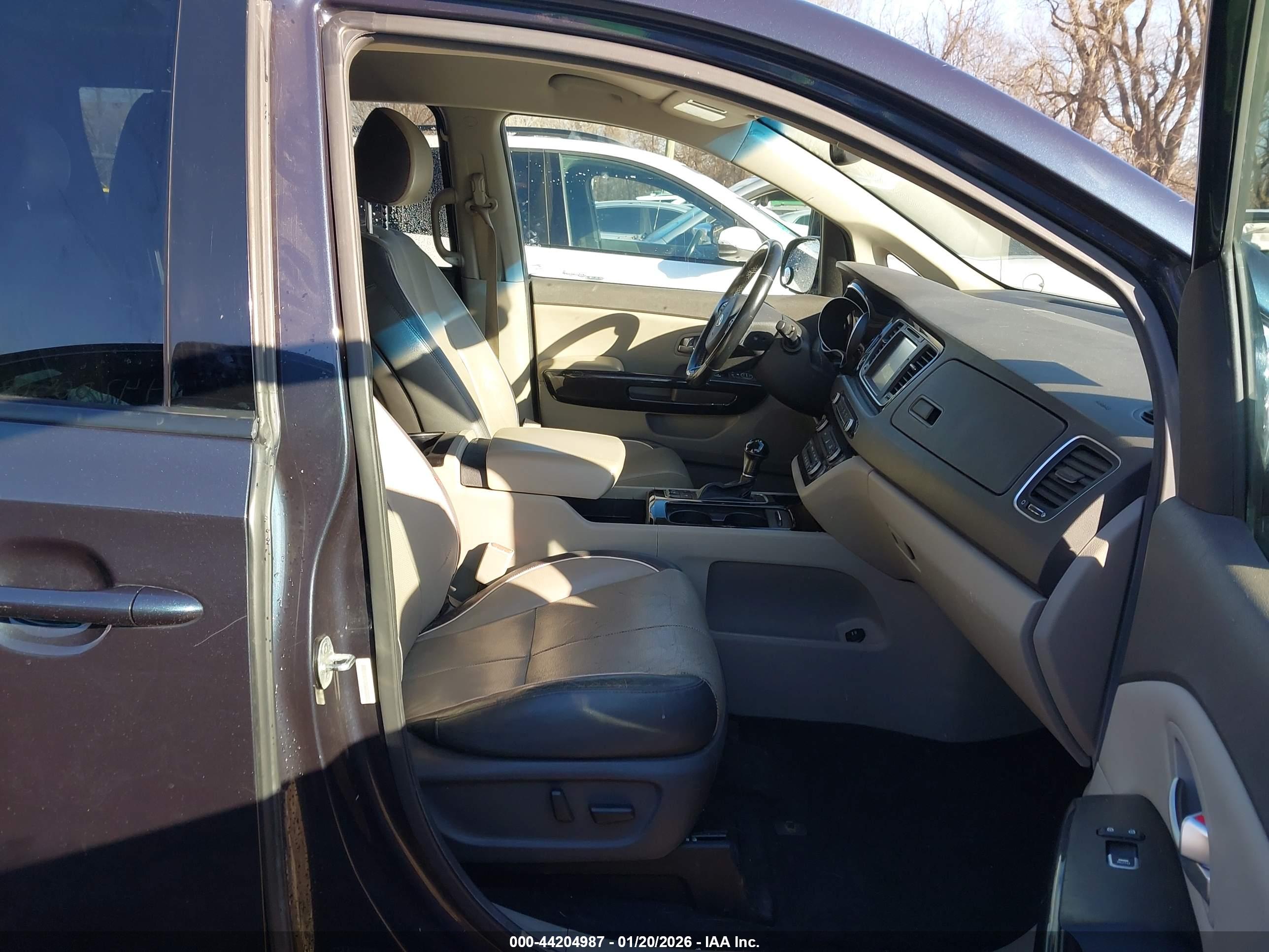 KIA SEDONA image 5