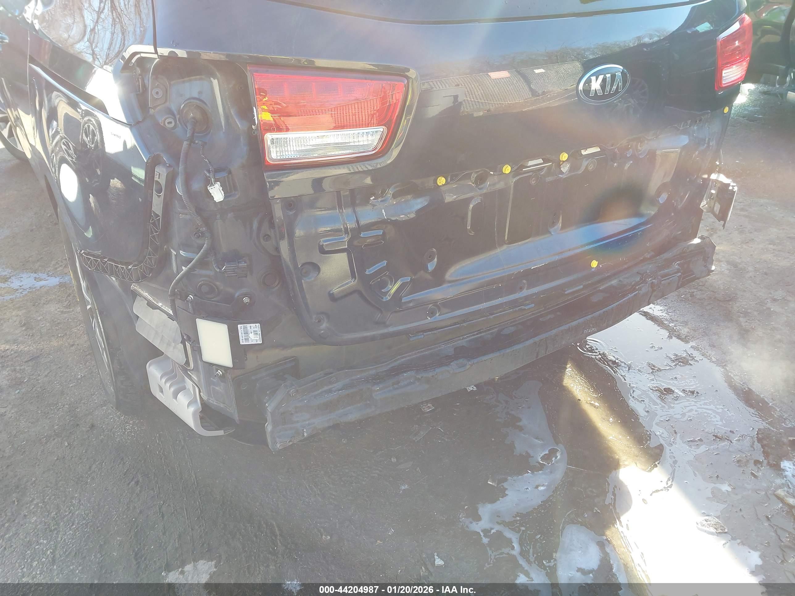 KIA SEDONA image 6