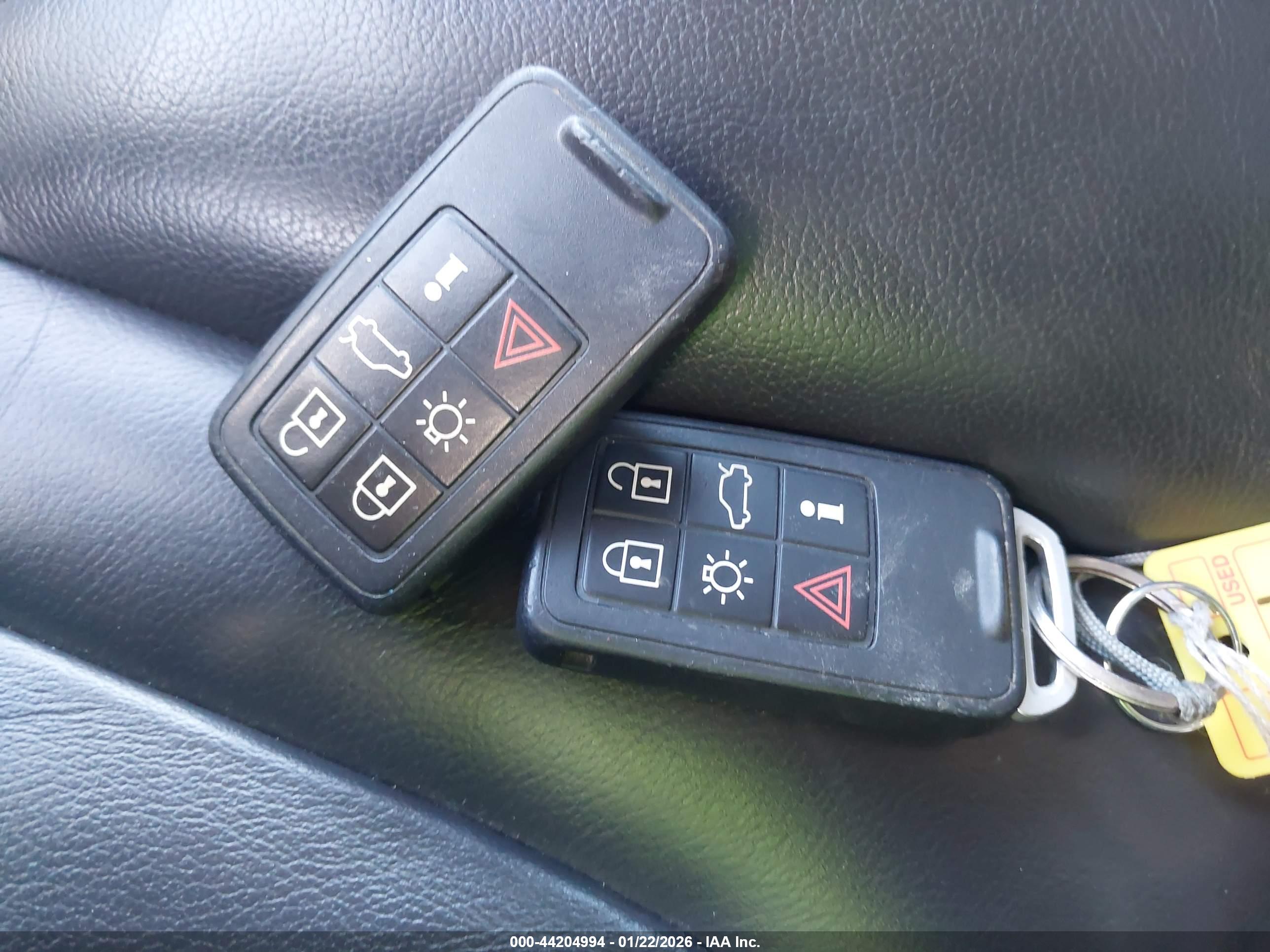 VOLVO S60 image 11