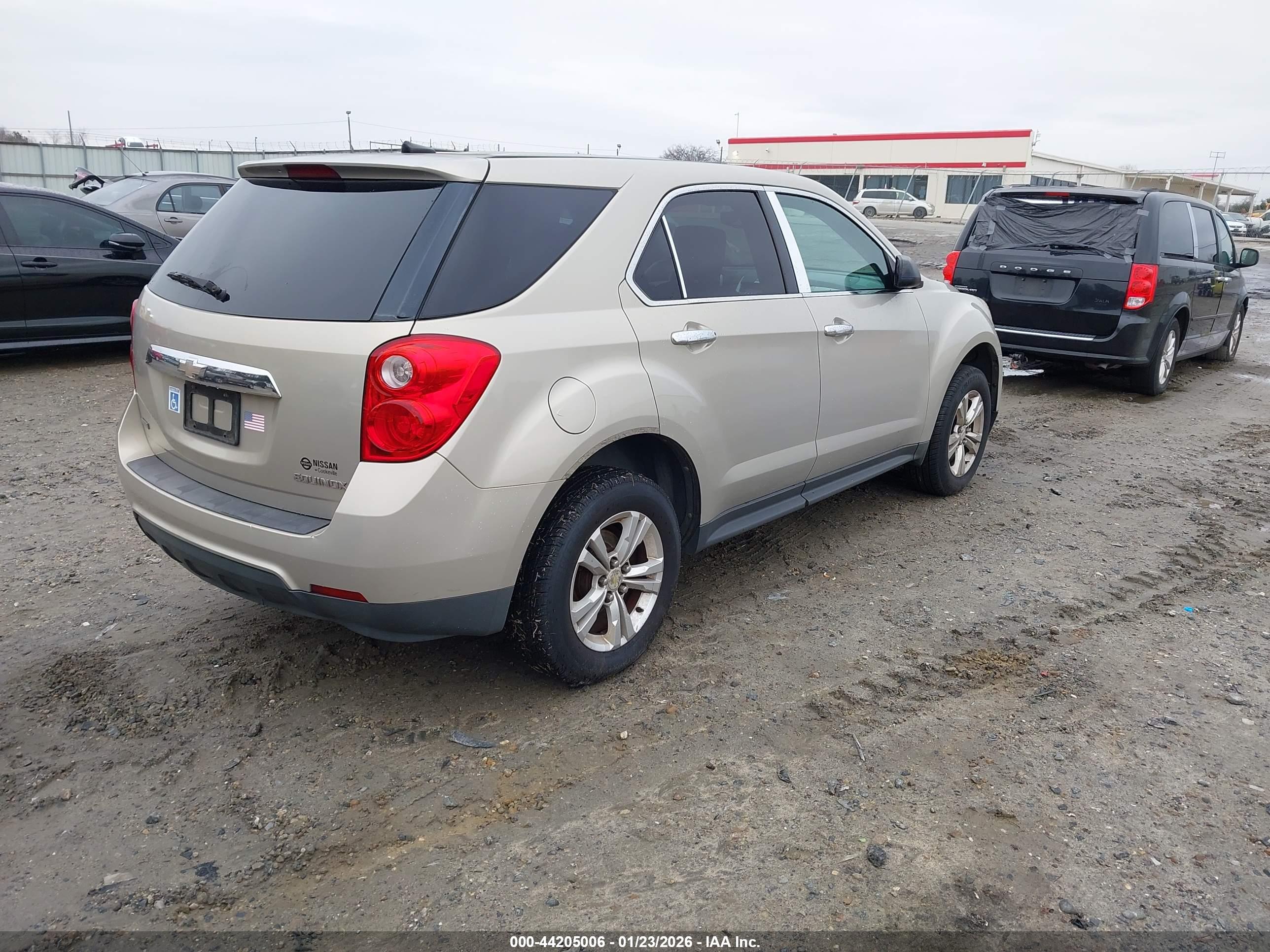 CHEVROLET EQUINOX image 4