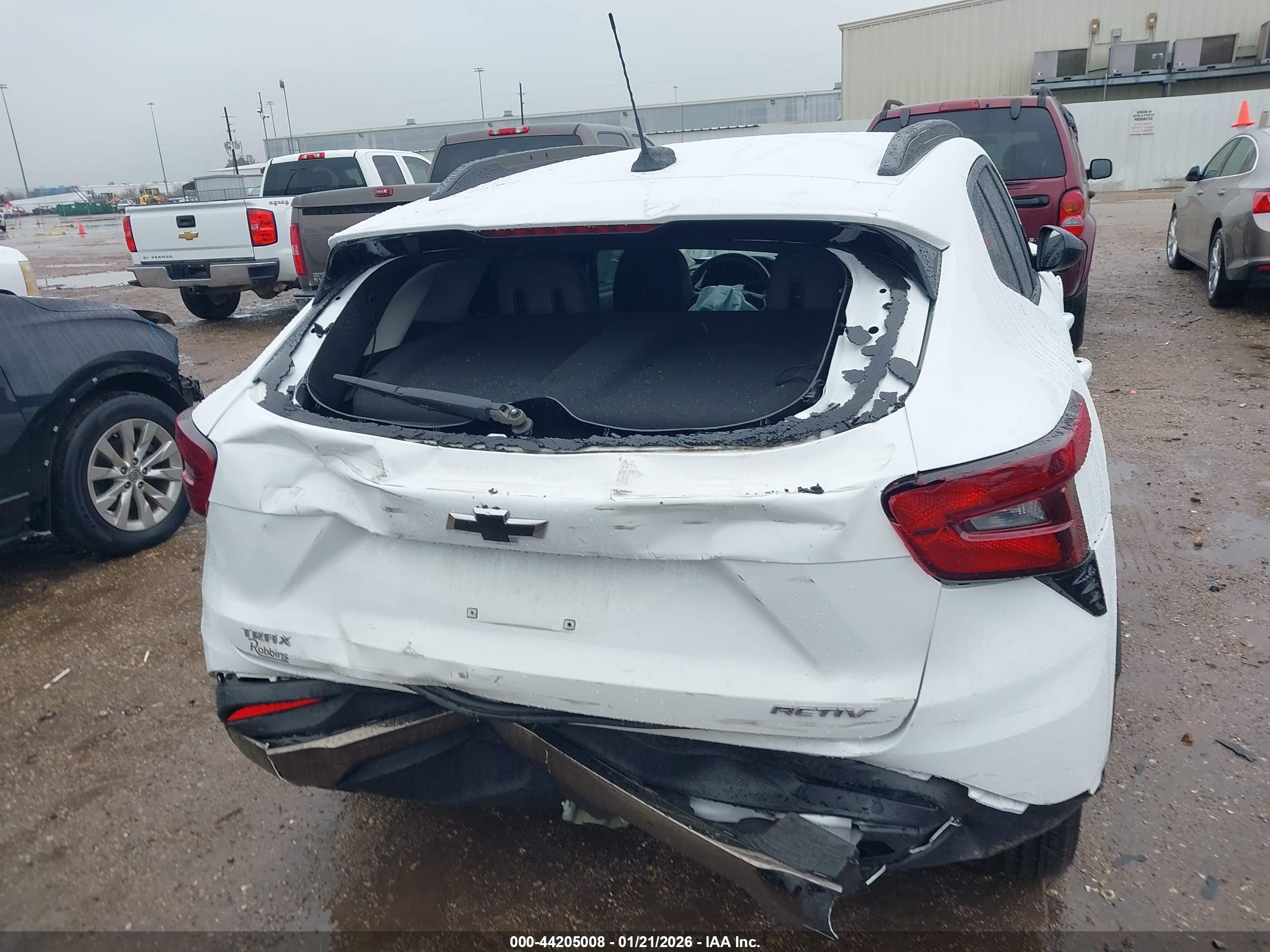 CHEVROLET TRAX image 6