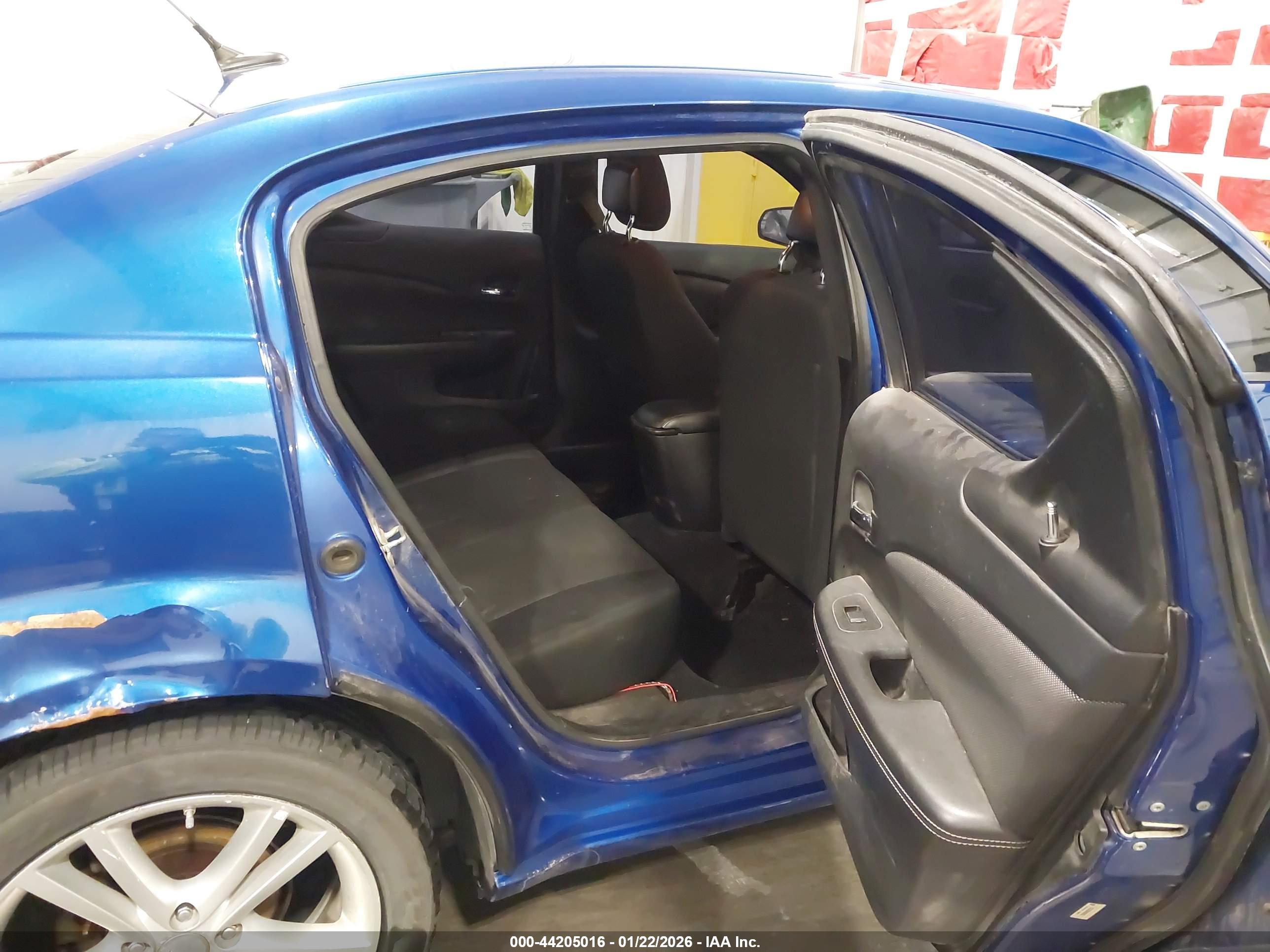 DODGE AVENGER image 8