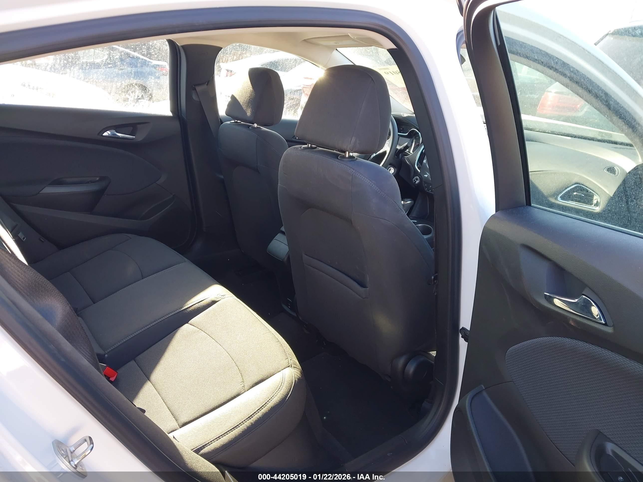CHEVROLET CRUZE image 8