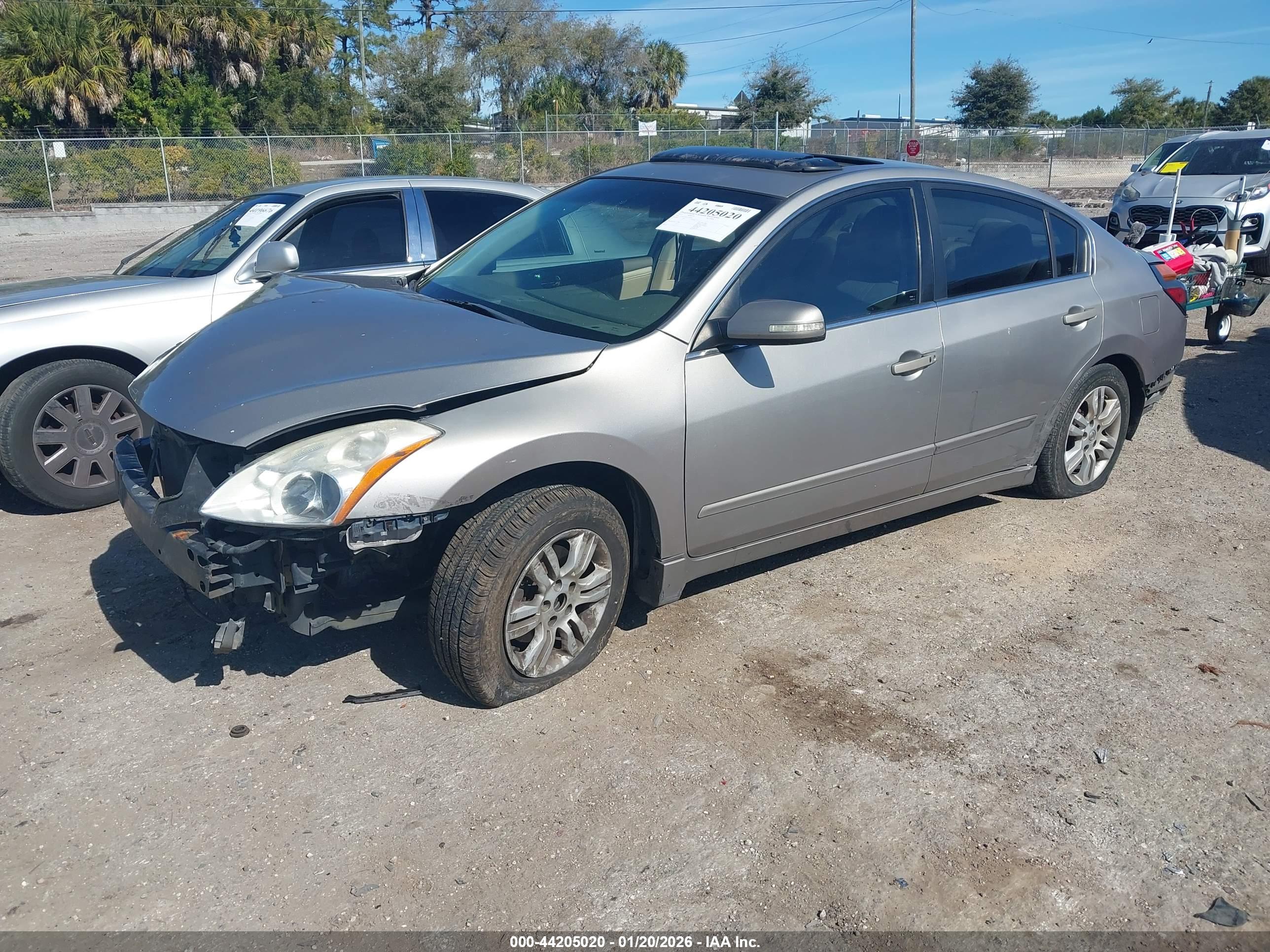 NISSAN ALTIMA image 2