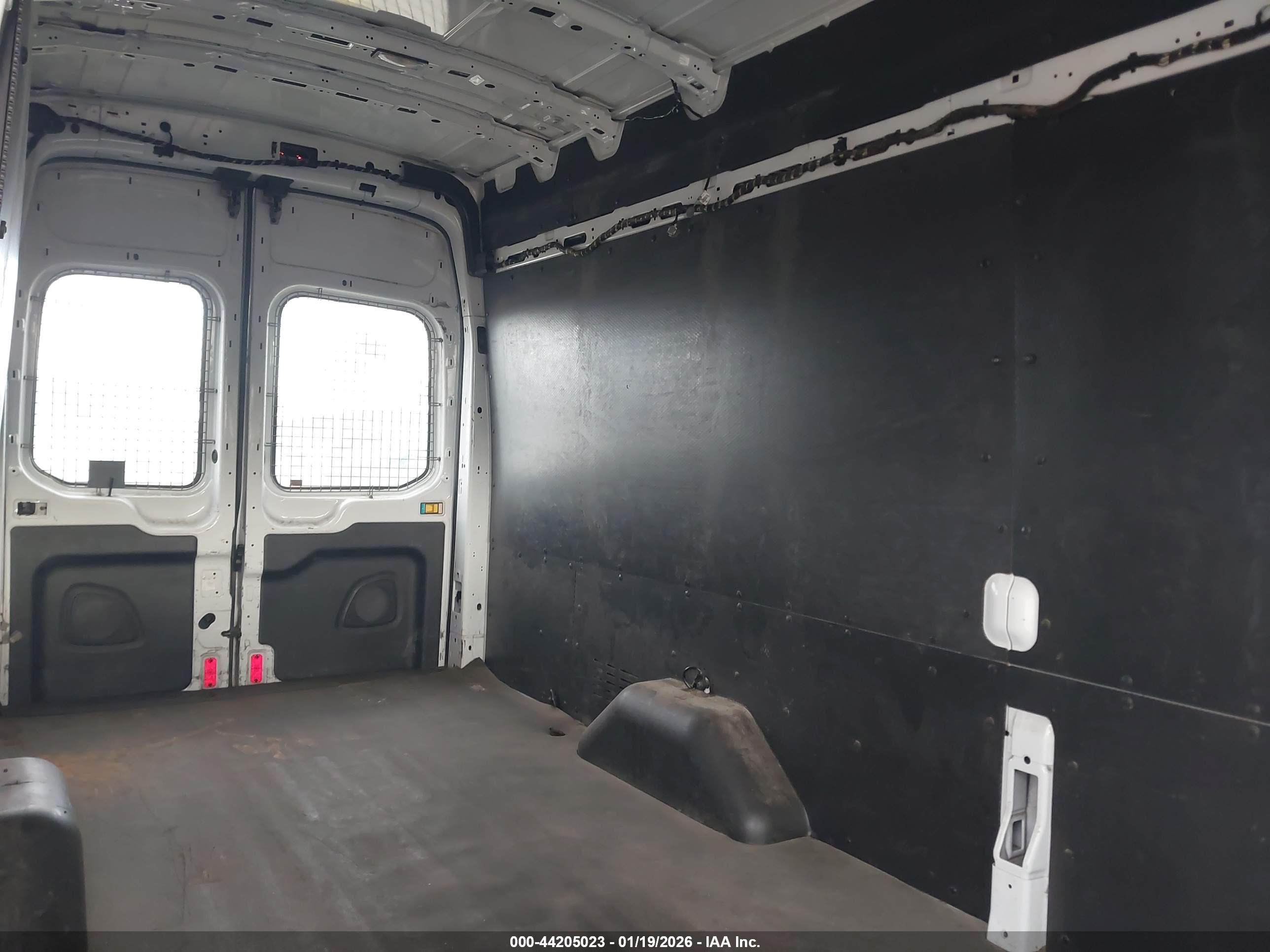 FORD TRANSIT-350 image 8