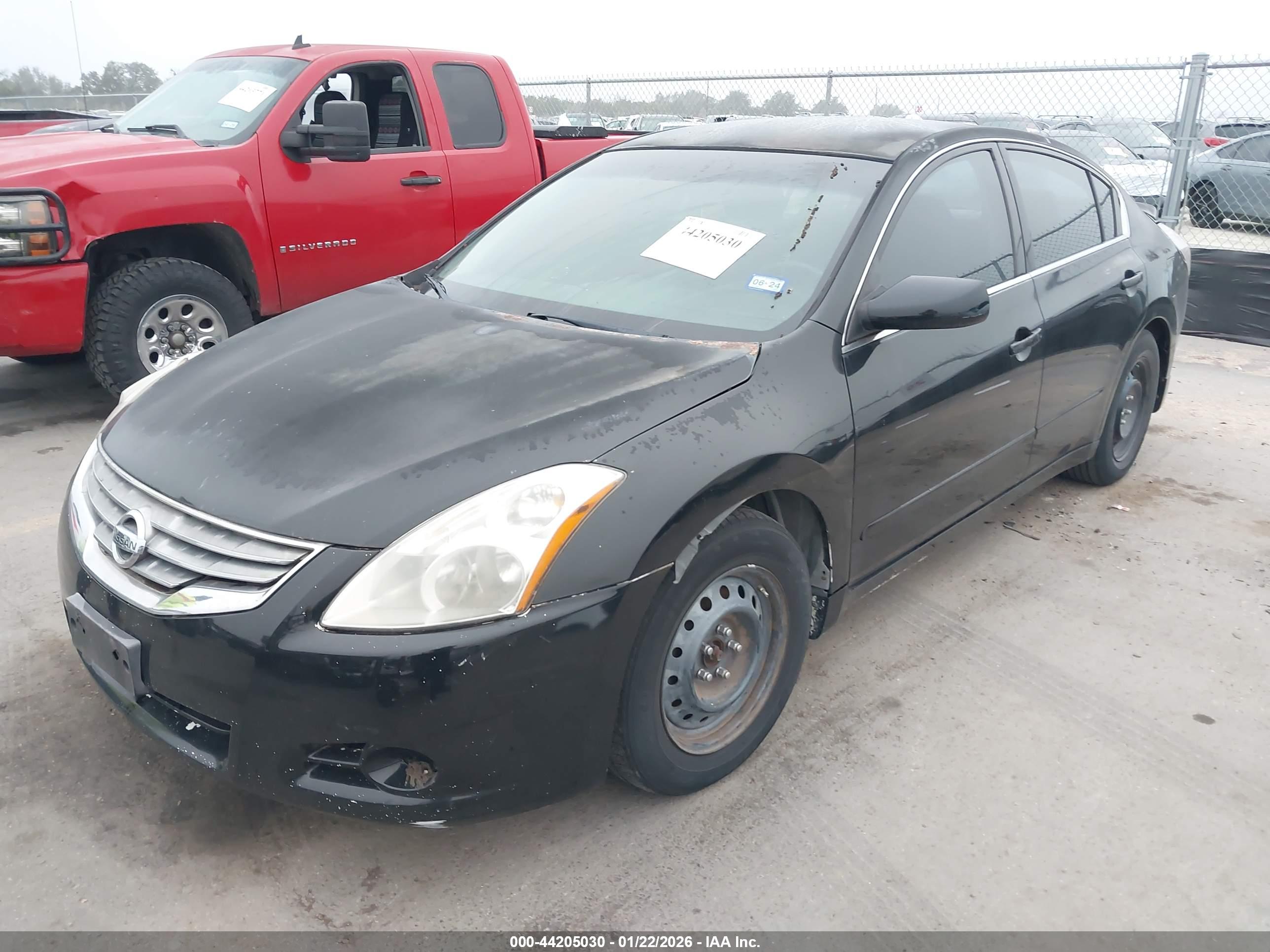 NISSAN ALTIMA image 2