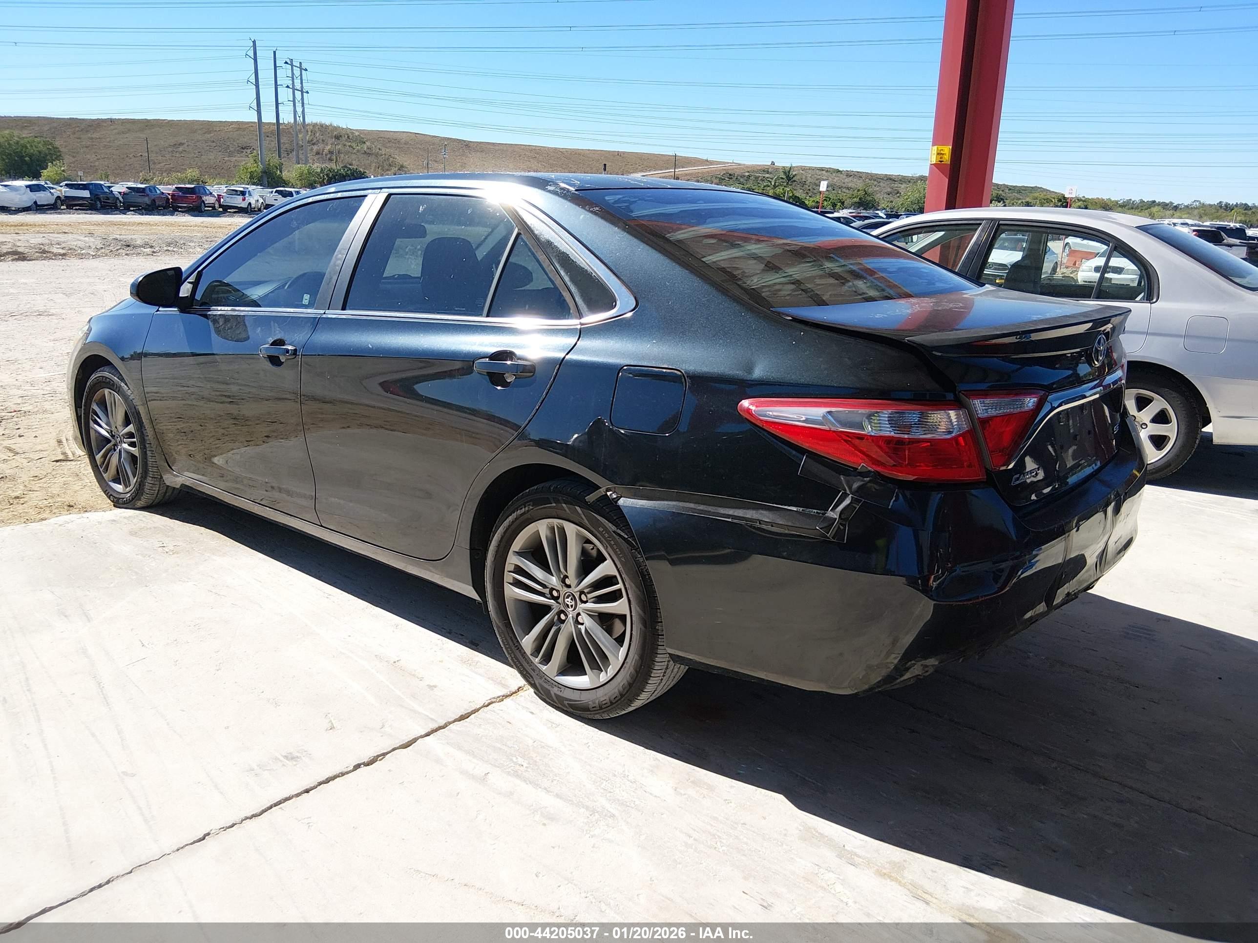 TOYOTA CAMRY image 3