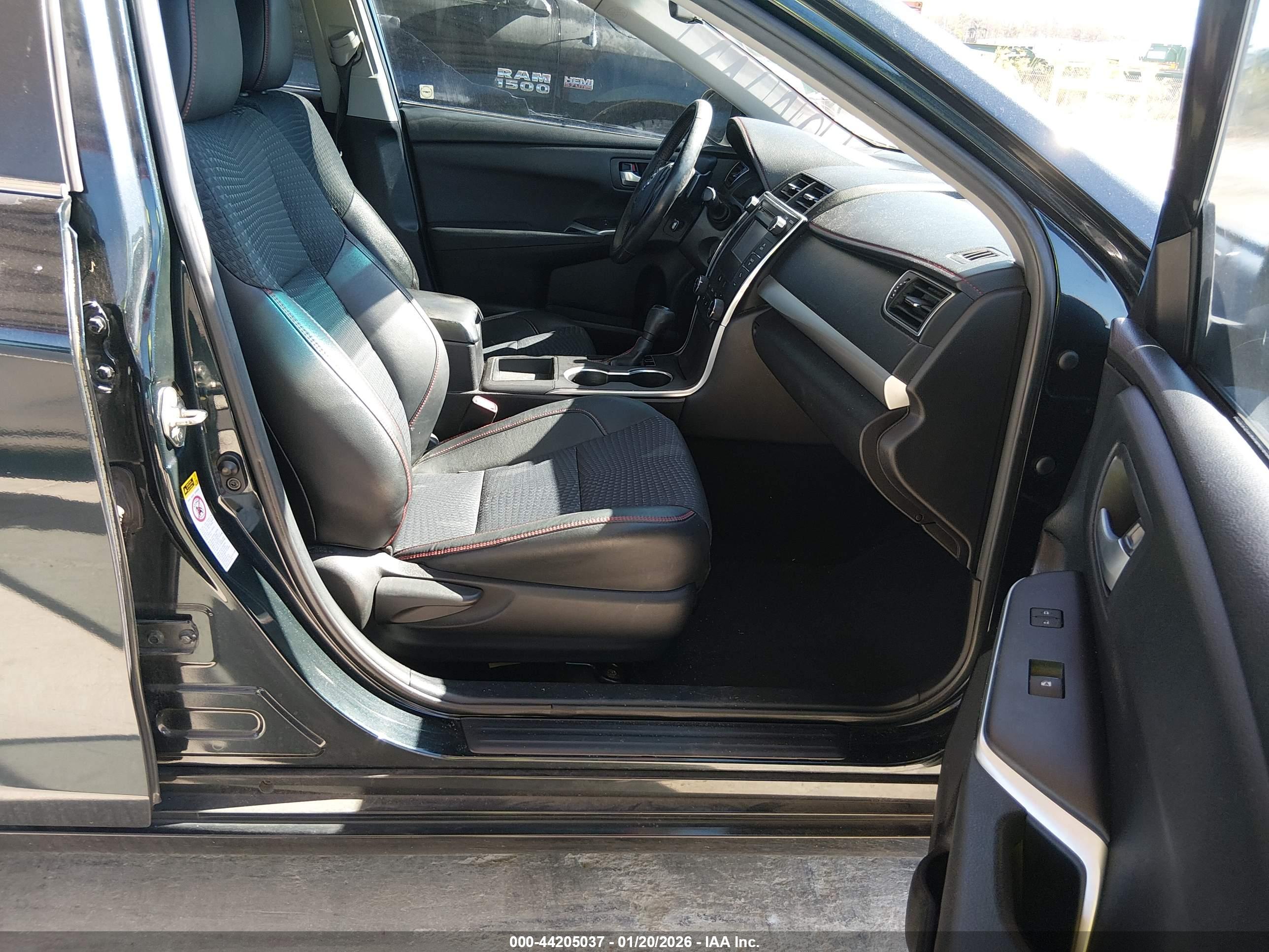 TOYOTA CAMRY image 5