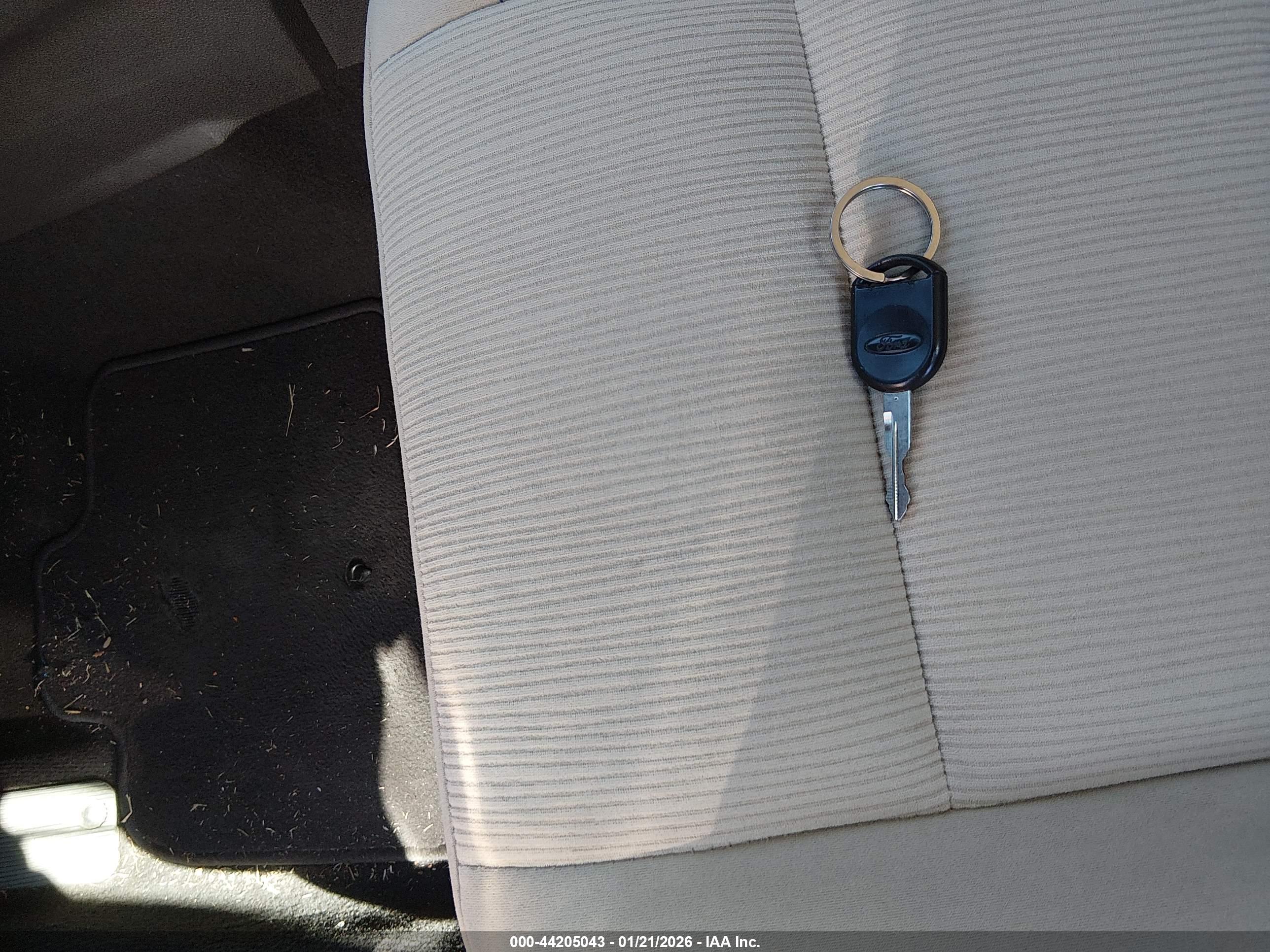 FORD TAURUS image 11