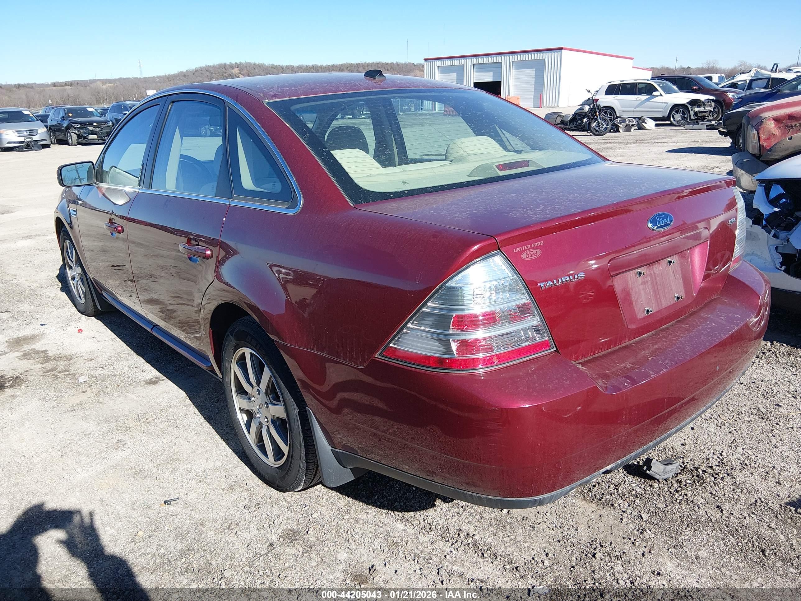 FORD TAURUS image 3
