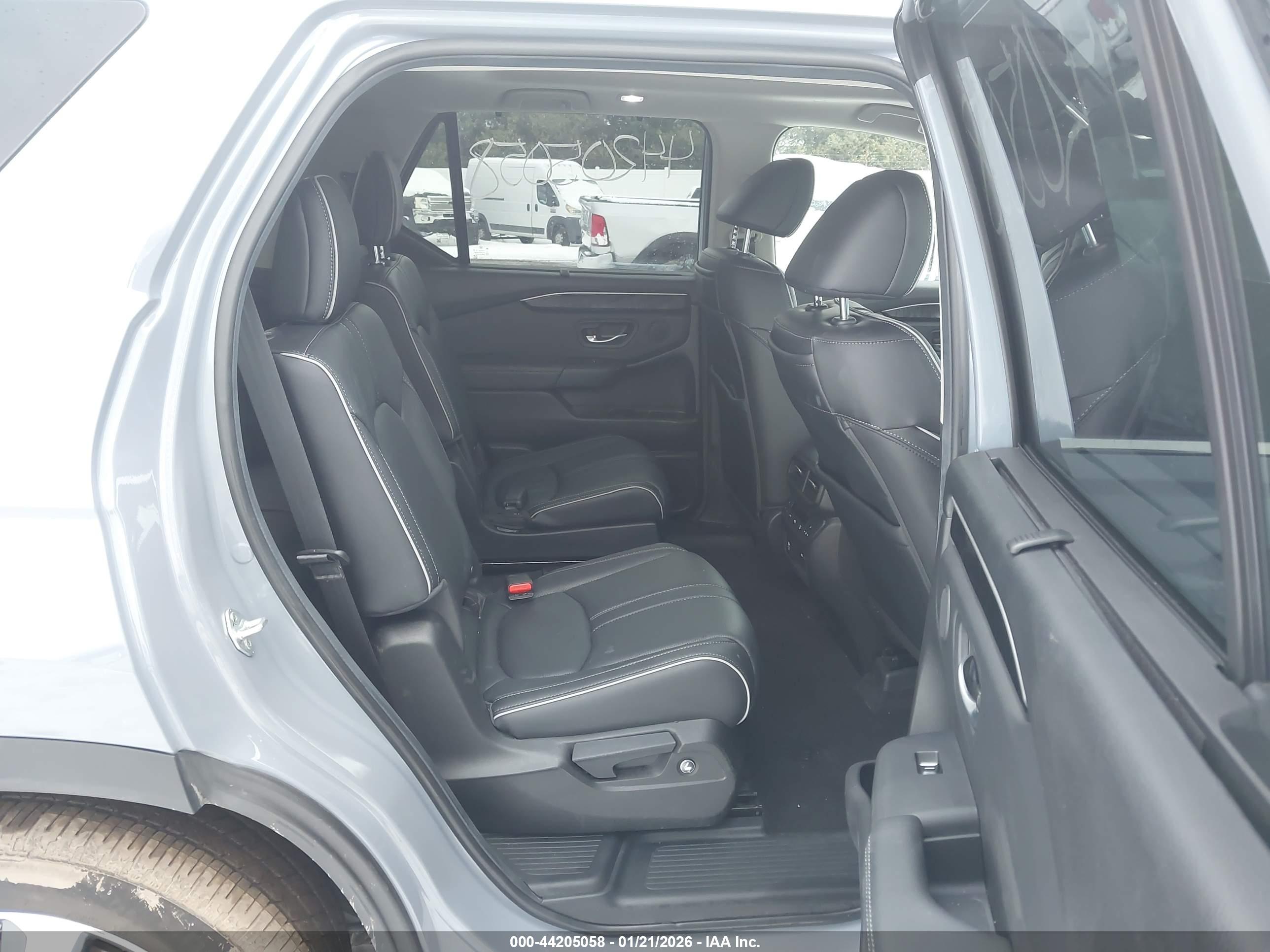 HONDA PILOT image 8