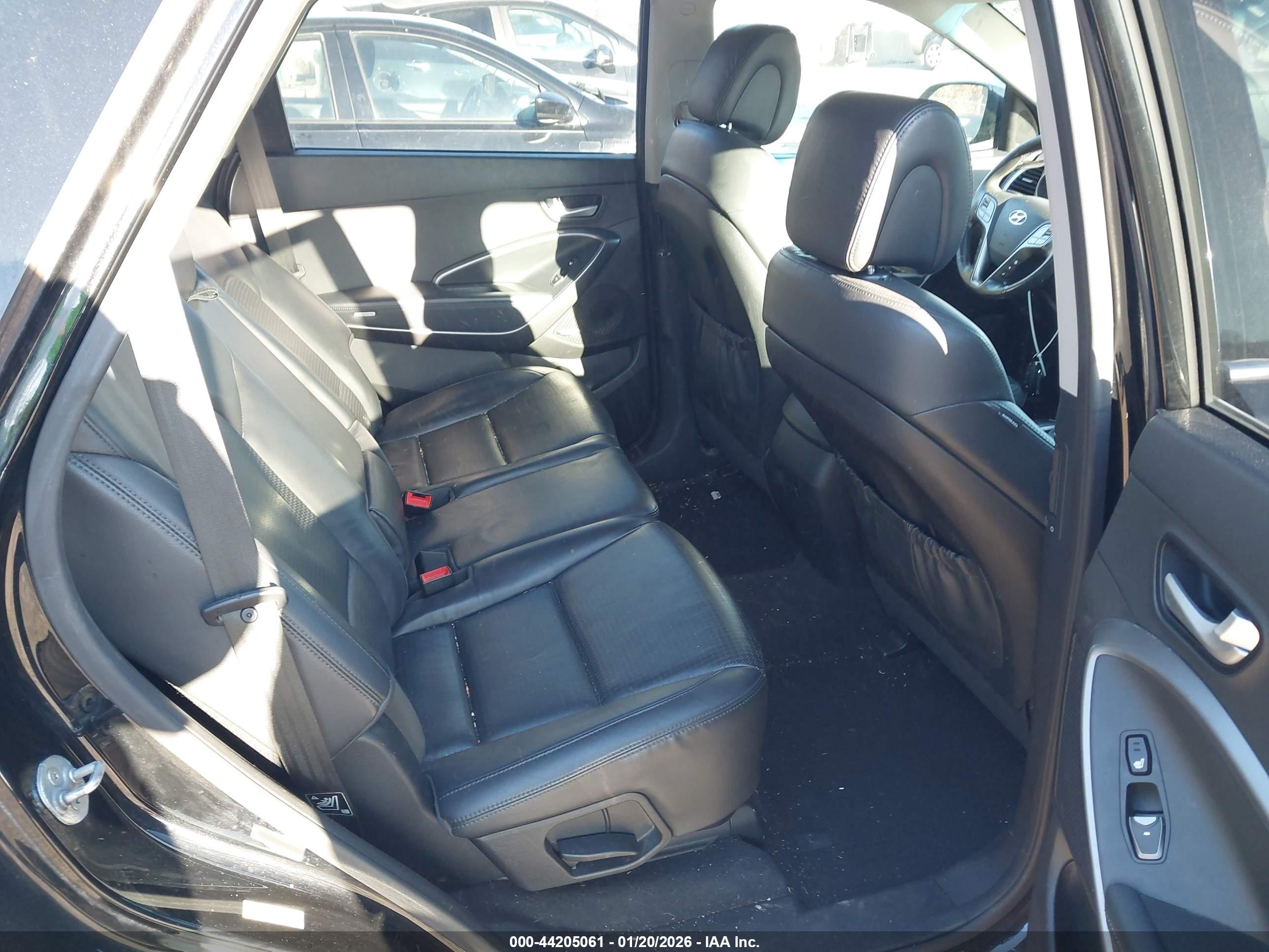 HYUNDAI SANTA image 8