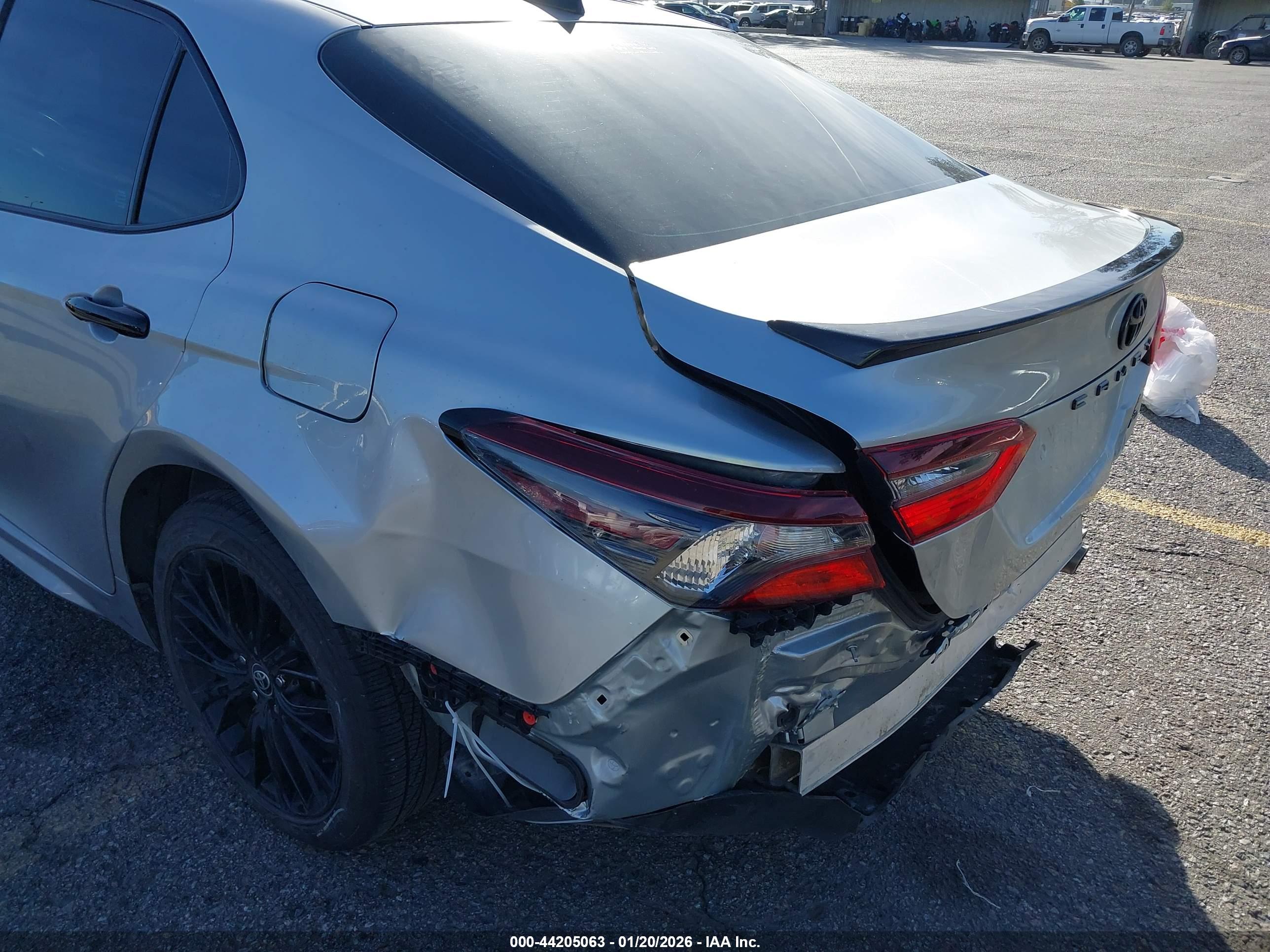 TOYOTA CAMRY image 6