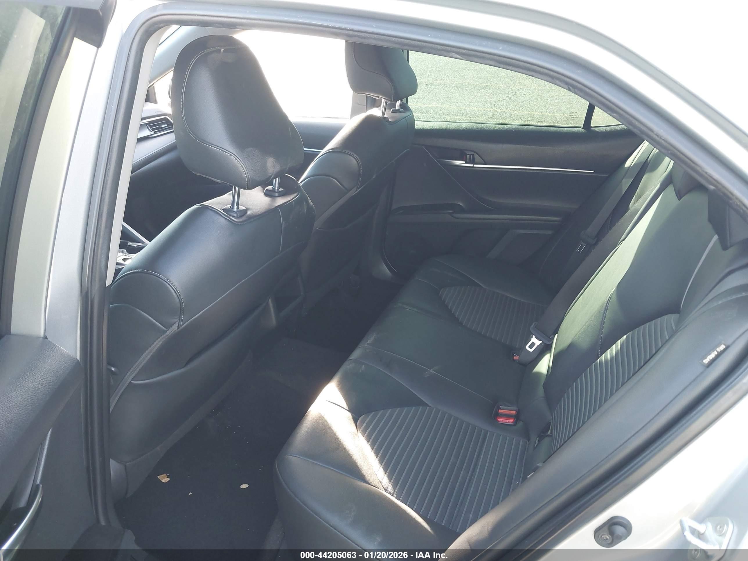 TOYOTA CAMRY image 8