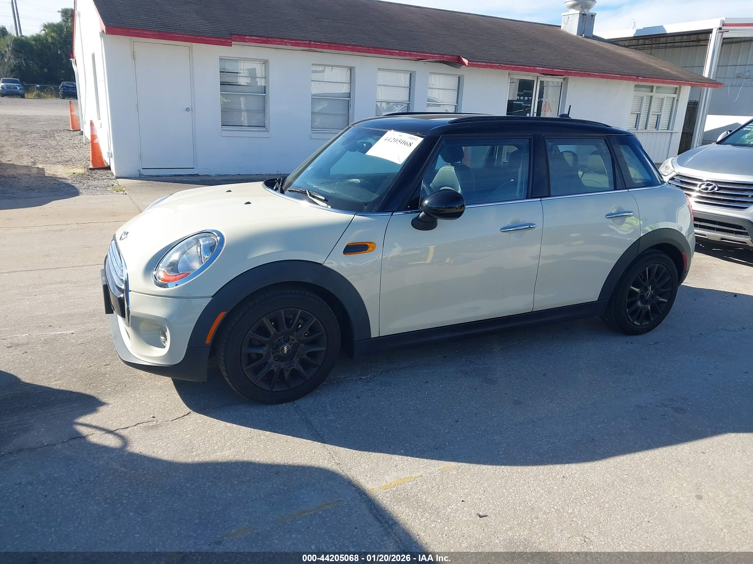 MINI HARDTOP image 2