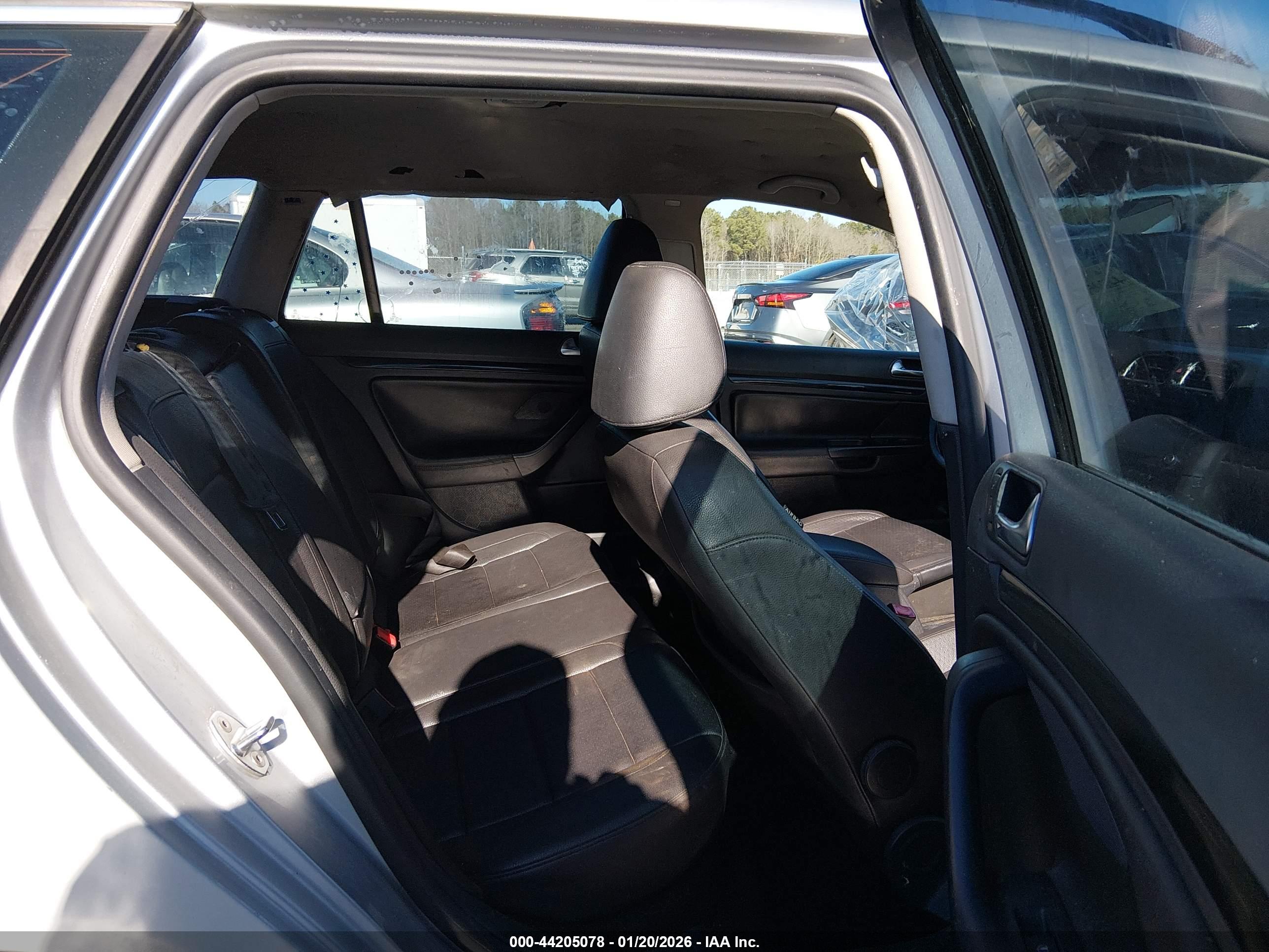 VOLKSWAGEN JETTA image 8