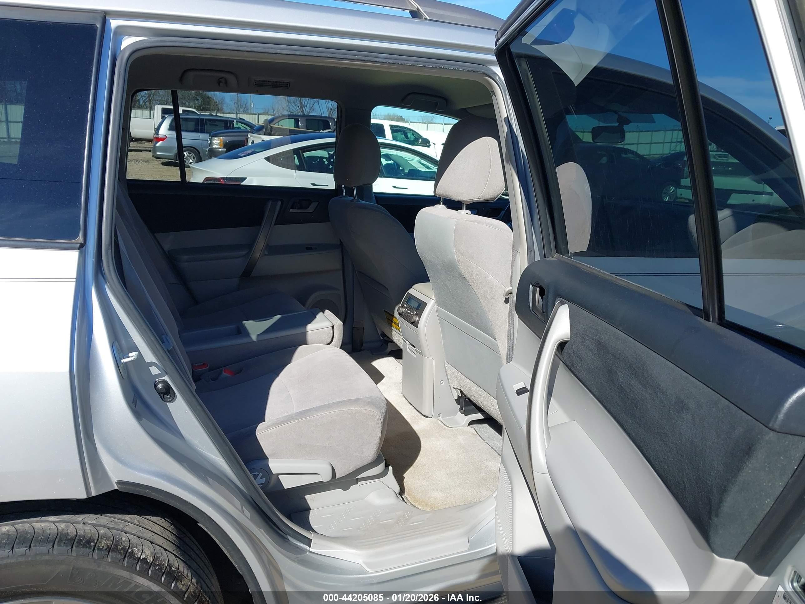 TOYOTA HIGHLANDER image 8