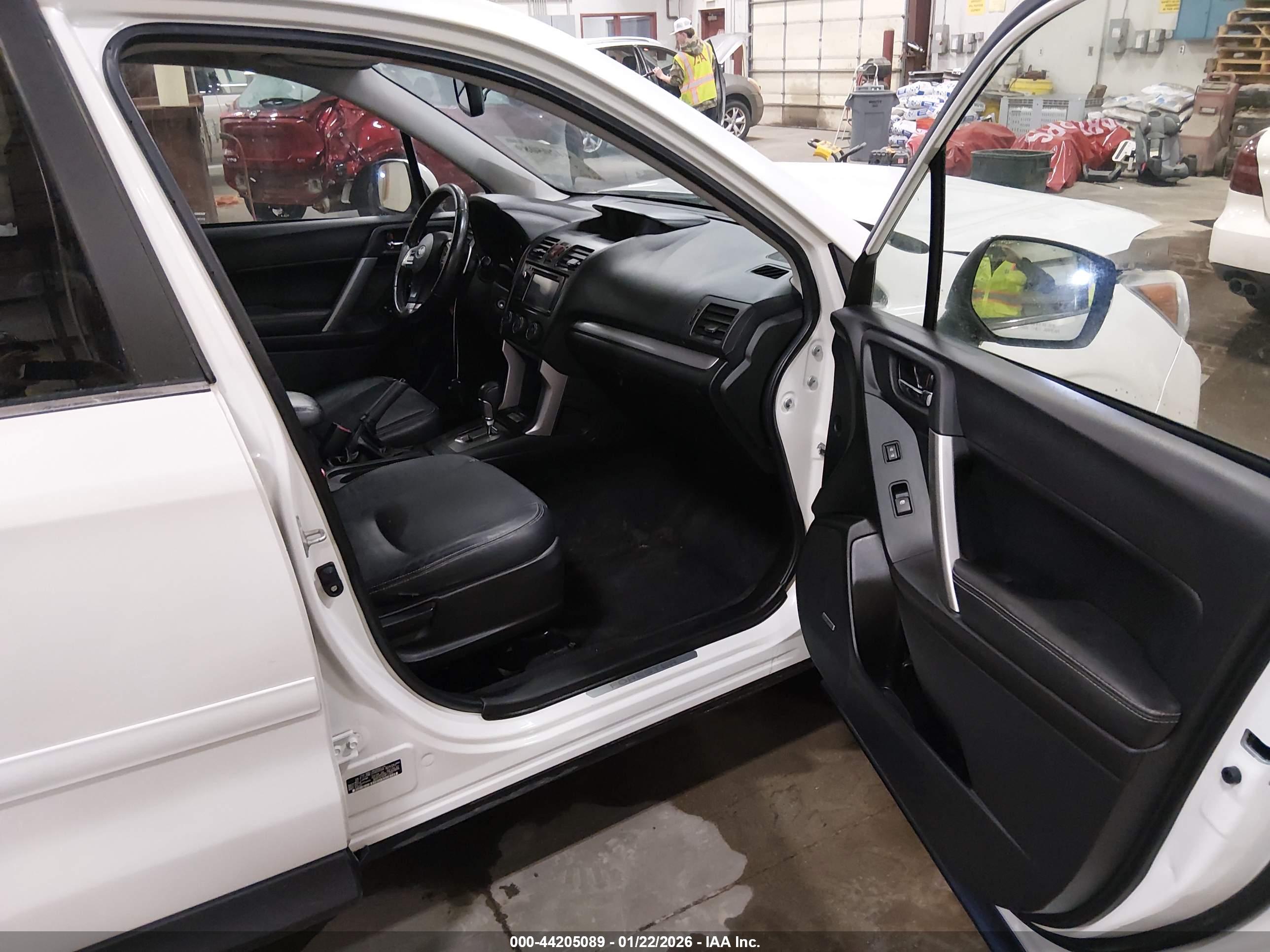 SUBARU FORESTER image 5