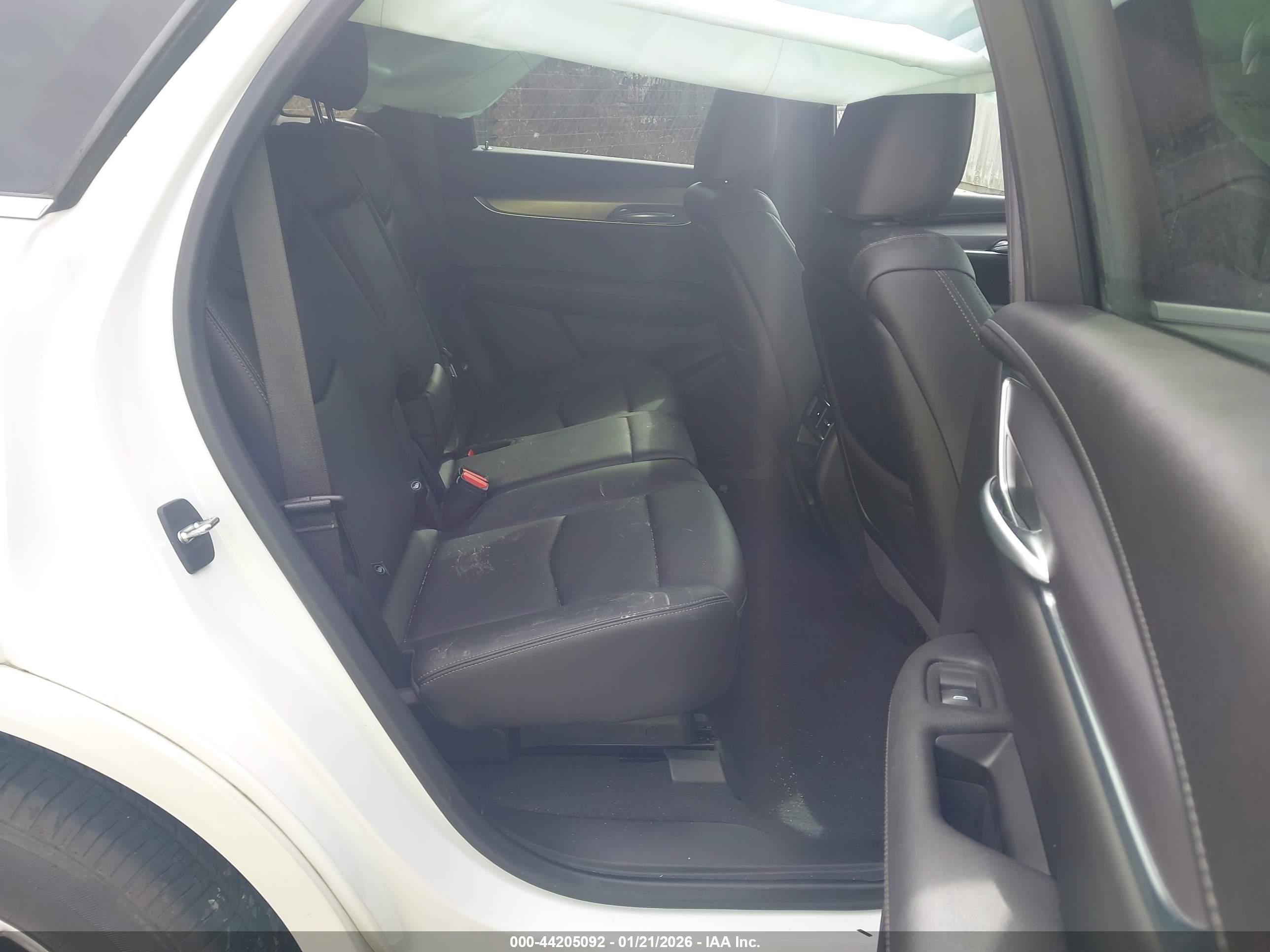 CADILLAC XT5 image 8