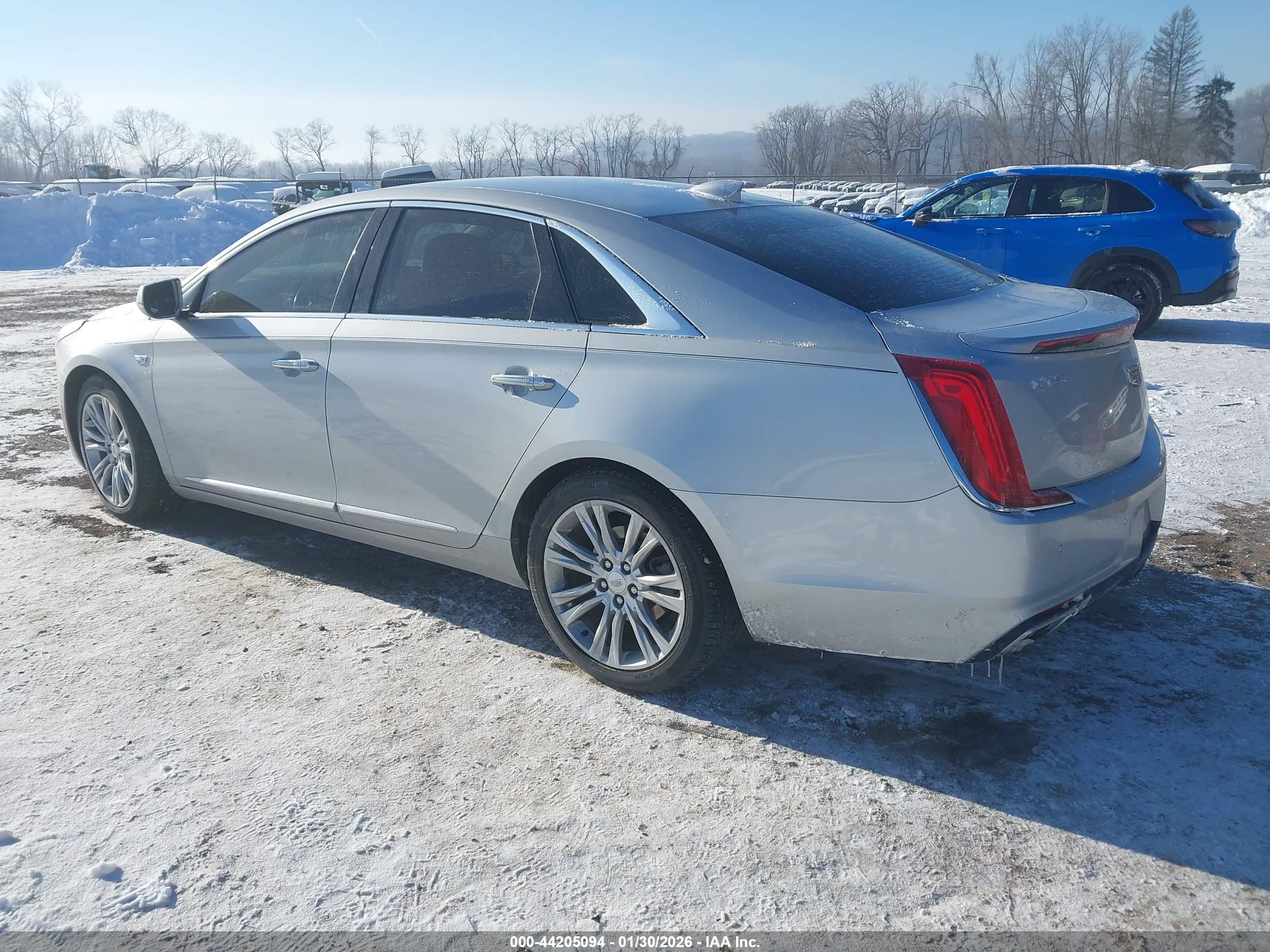 CADILLAC XTS image 3