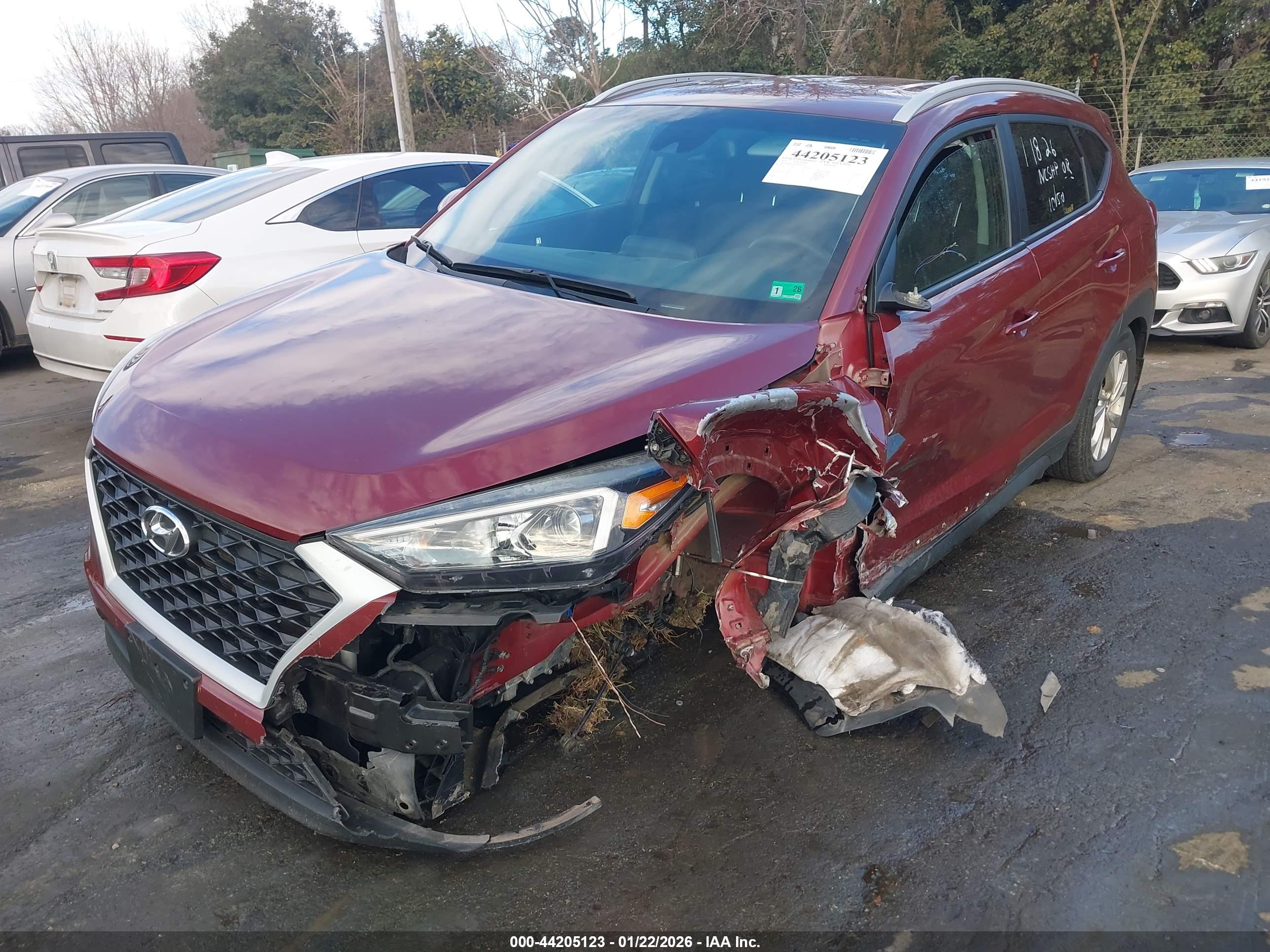 HYUNDAI TUCSON image 6