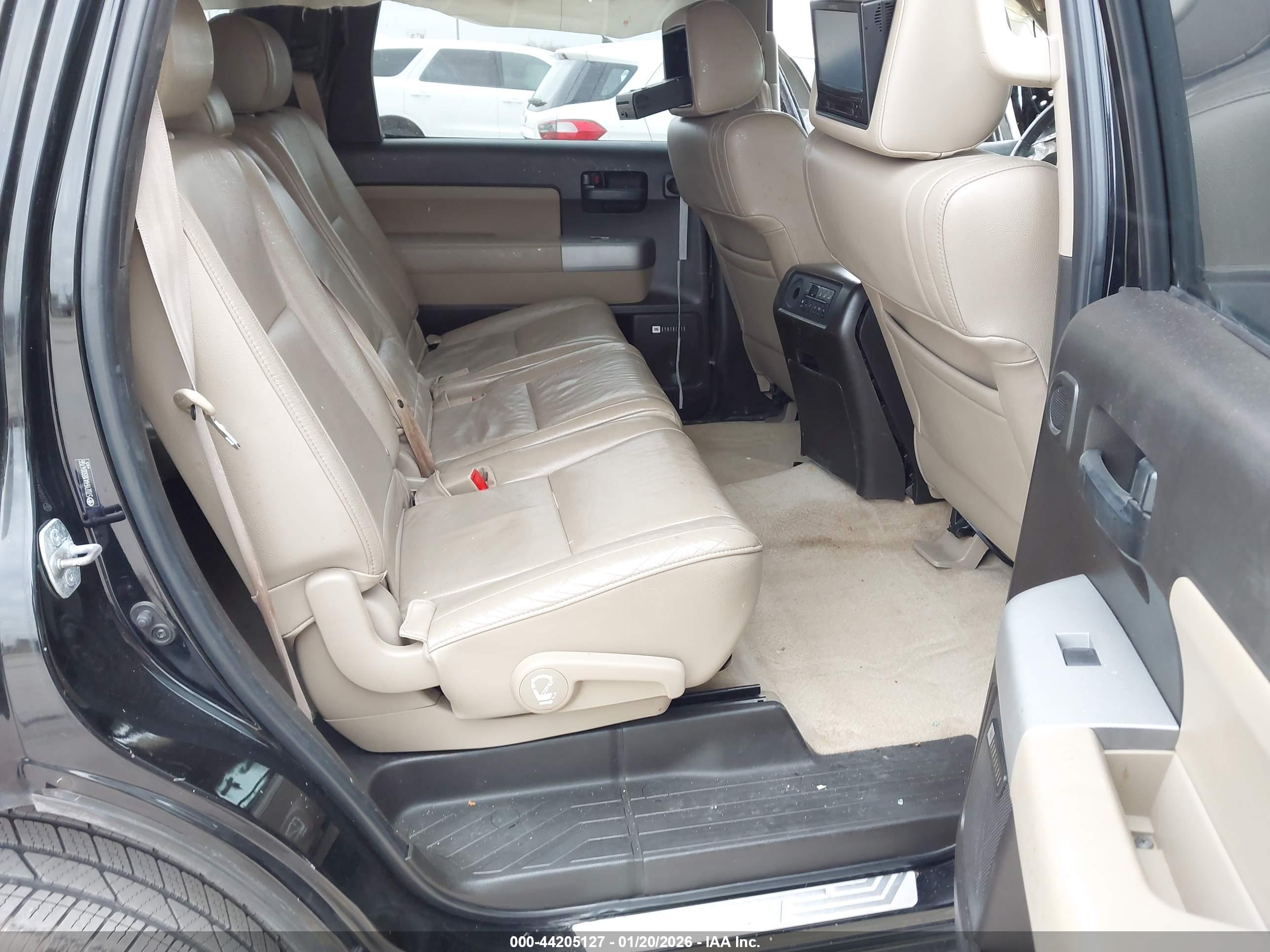 TOYOTA SEQUOIA image 8