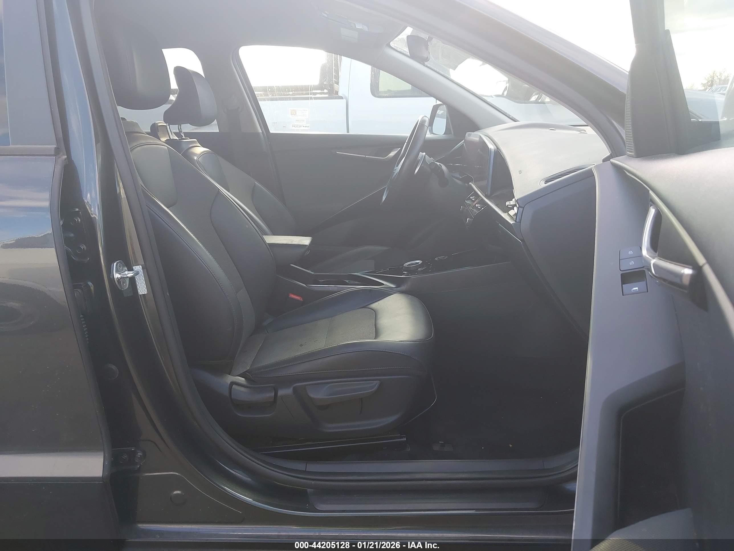 KIA NIRO image 5