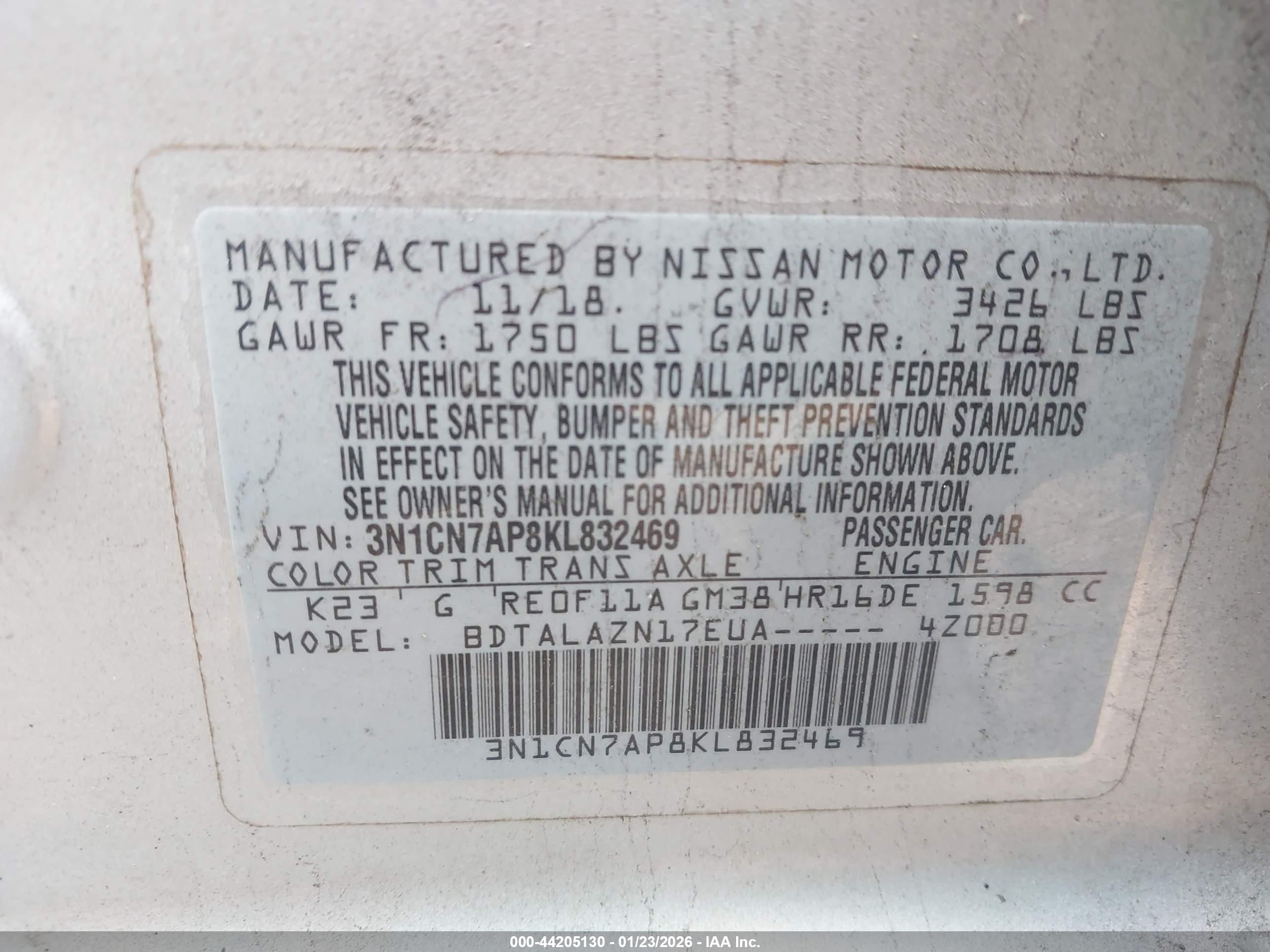 NISSAN VERSA image 9