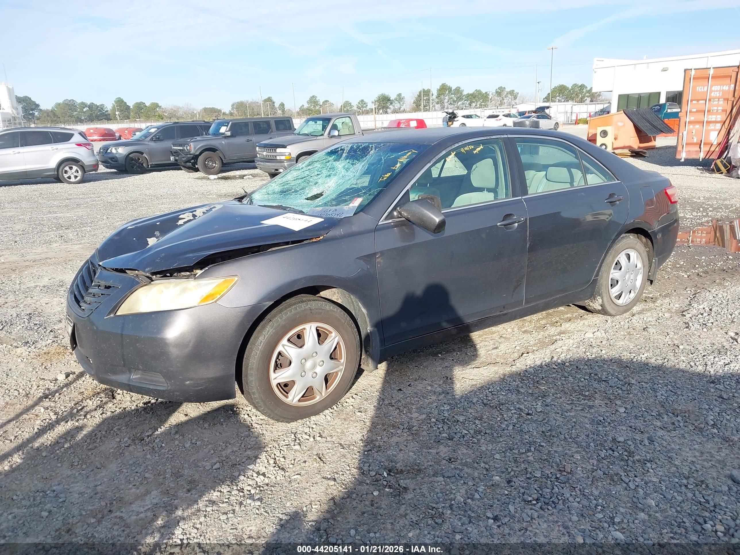 TOYOTA CAMRY image 2